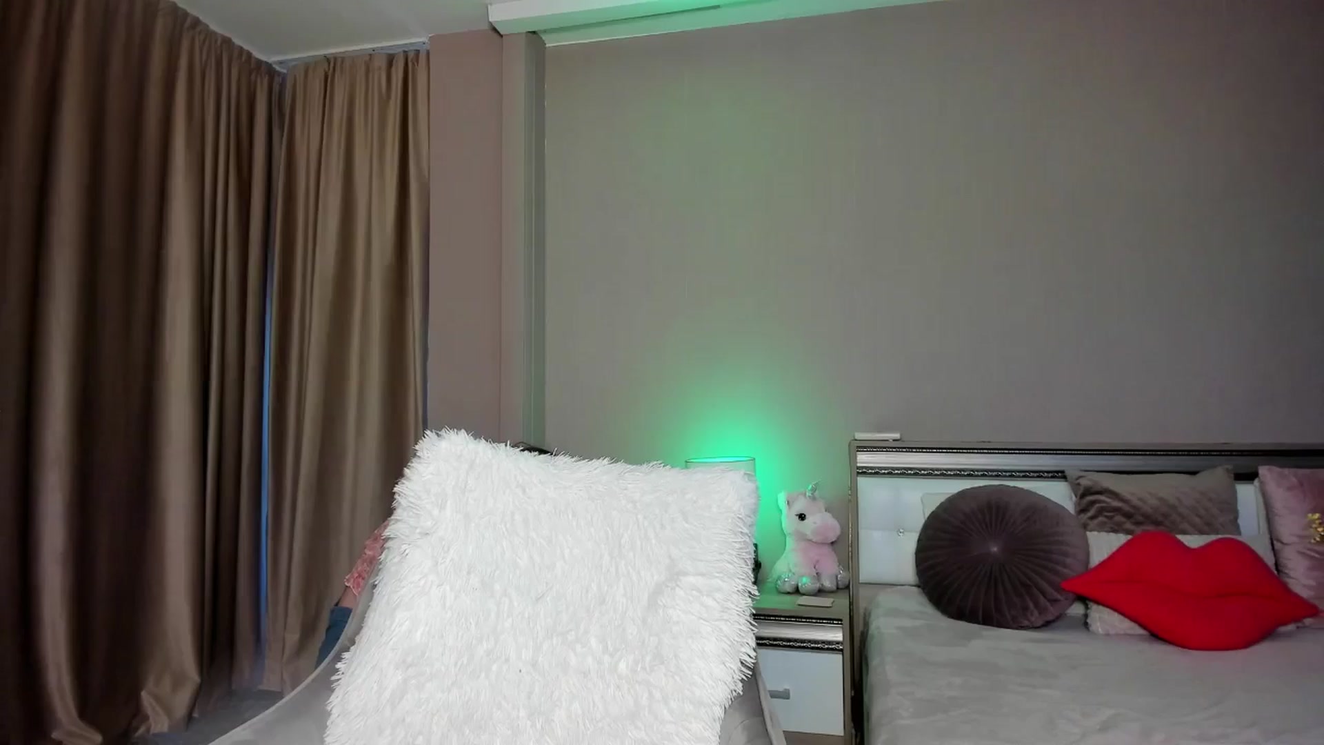 Gallery image thumbnail from Angieerosee's myfreecams stream on, 07/08/2024, 19:00 image 6 of 20