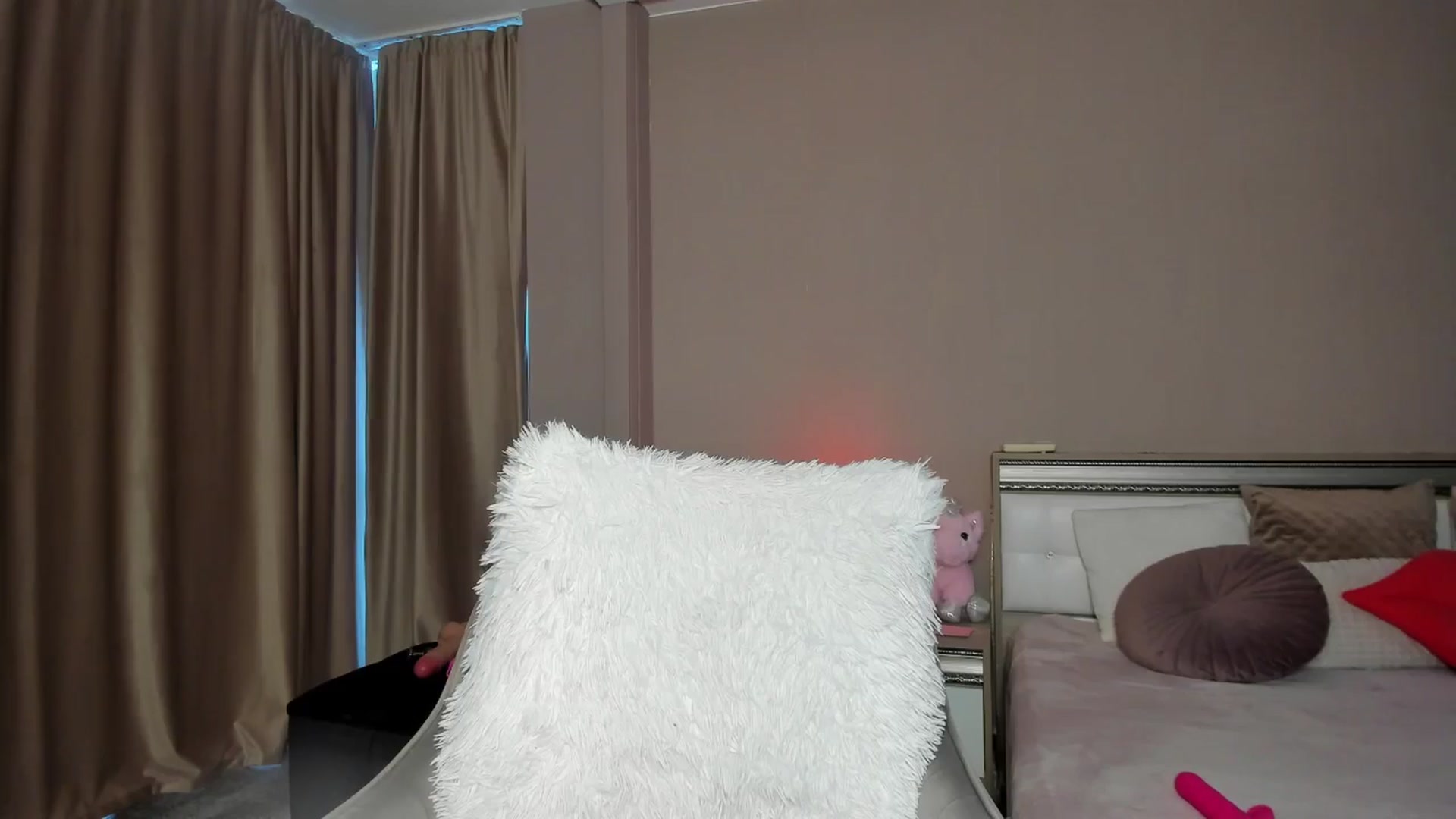 Gallery image thumbnail from Angieerosee's myfreecams stream on, 07/11/2024, 12:46 image 19 of 20