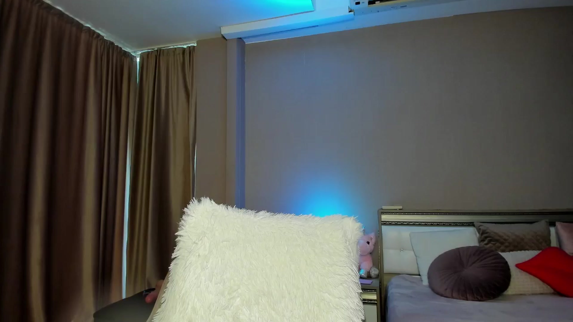 Gallery image thumbnail from Angieerosee's myfreecams stream on, 07/11/2024, 14:21 image 2 of 20