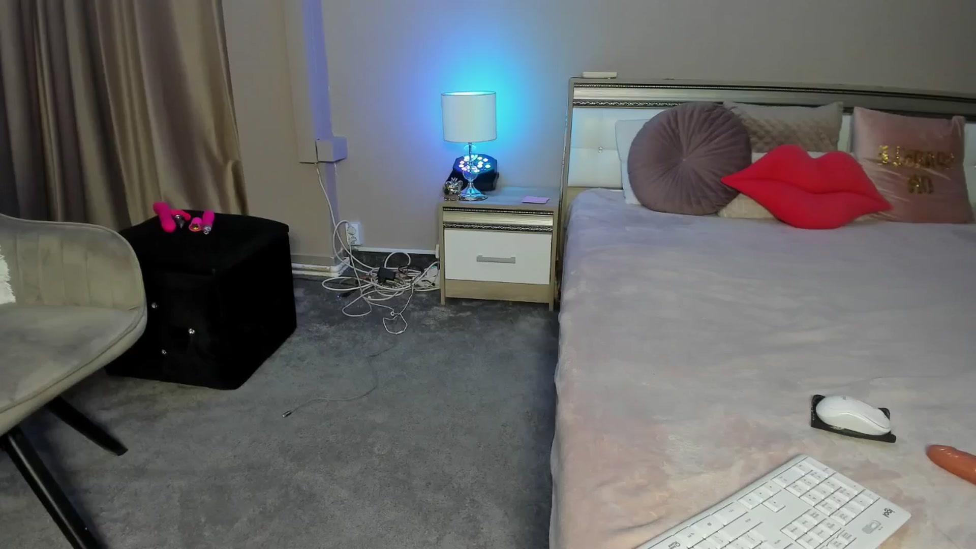 Gallery image thumbnail from Angieerosee's myfreecams stream on, 07/12/2024, 18:49 image 19 of 20