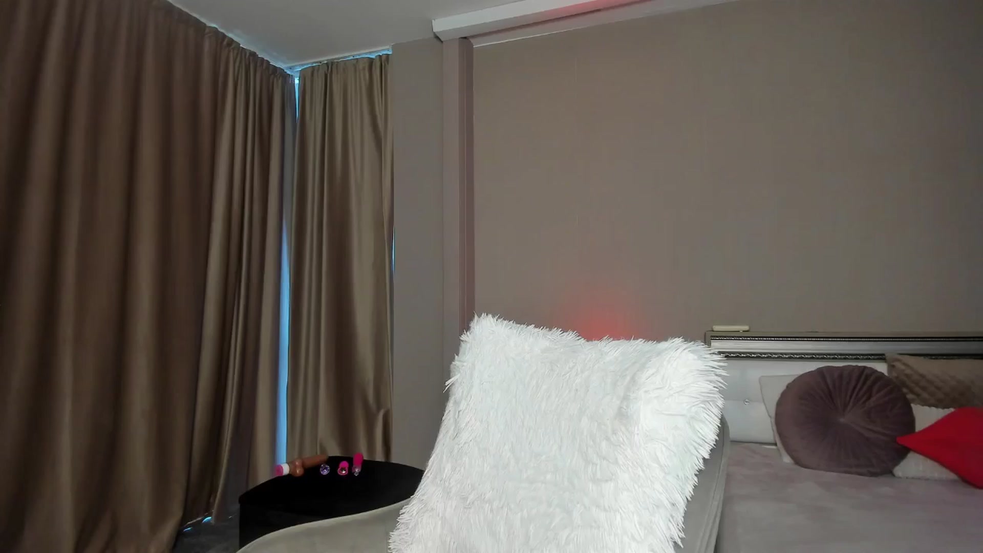 Gallery image thumbnail from Angieerosee's myfreecams stream on, 07/14/2024, 16:13 image 6 of 20