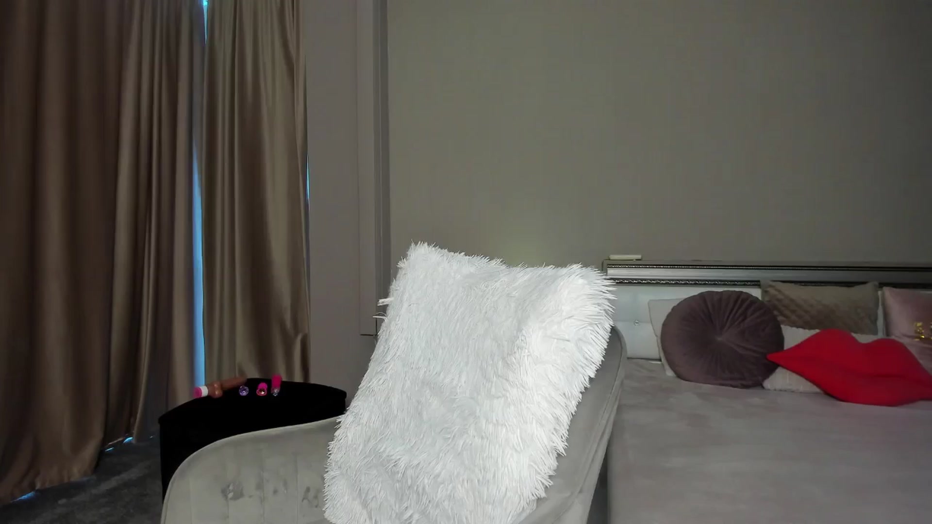 Gallery image thumbnail from Angieerosee's myfreecams stream on, 07/14/2024, 16:13 image 9 of 20