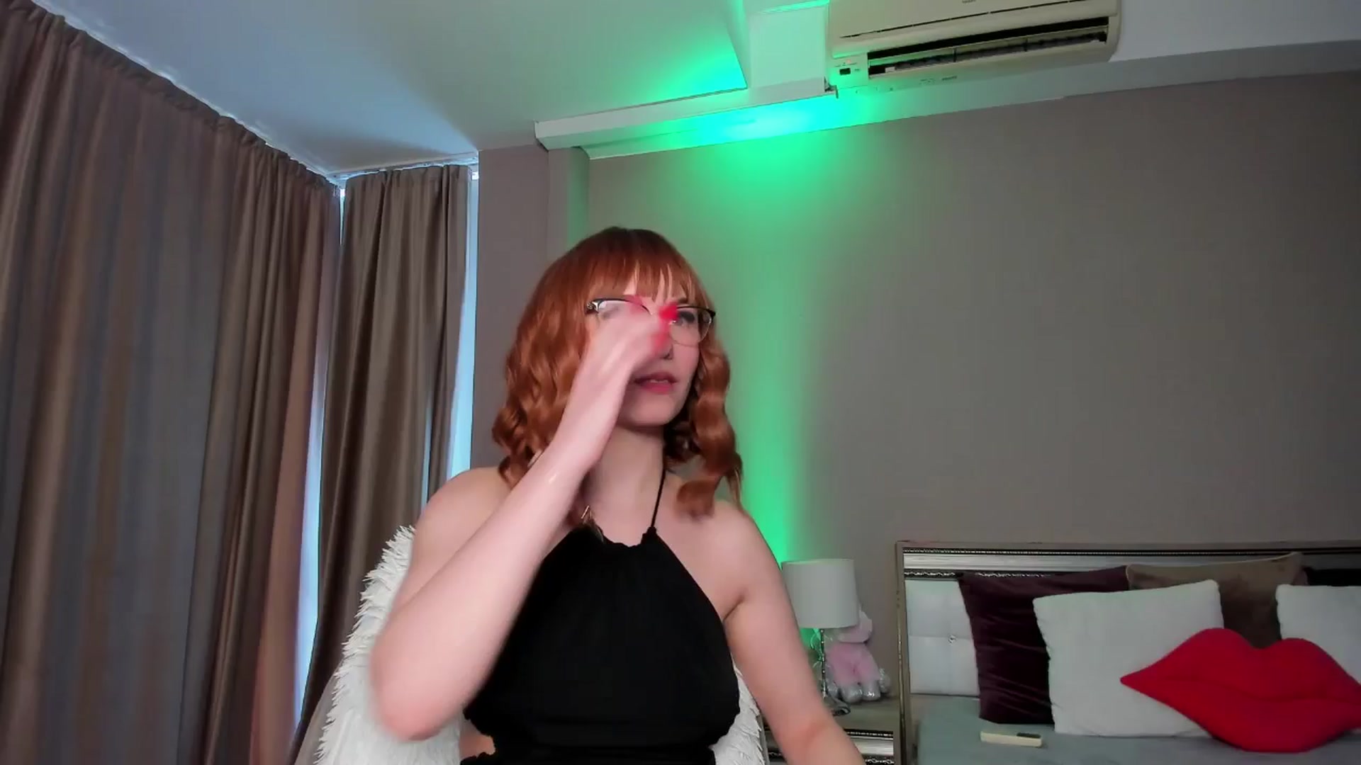 Gallery image thumbnail from Angieerosee's myfreecams stream on, 07/22/2024, 14:43 image 15 of 20