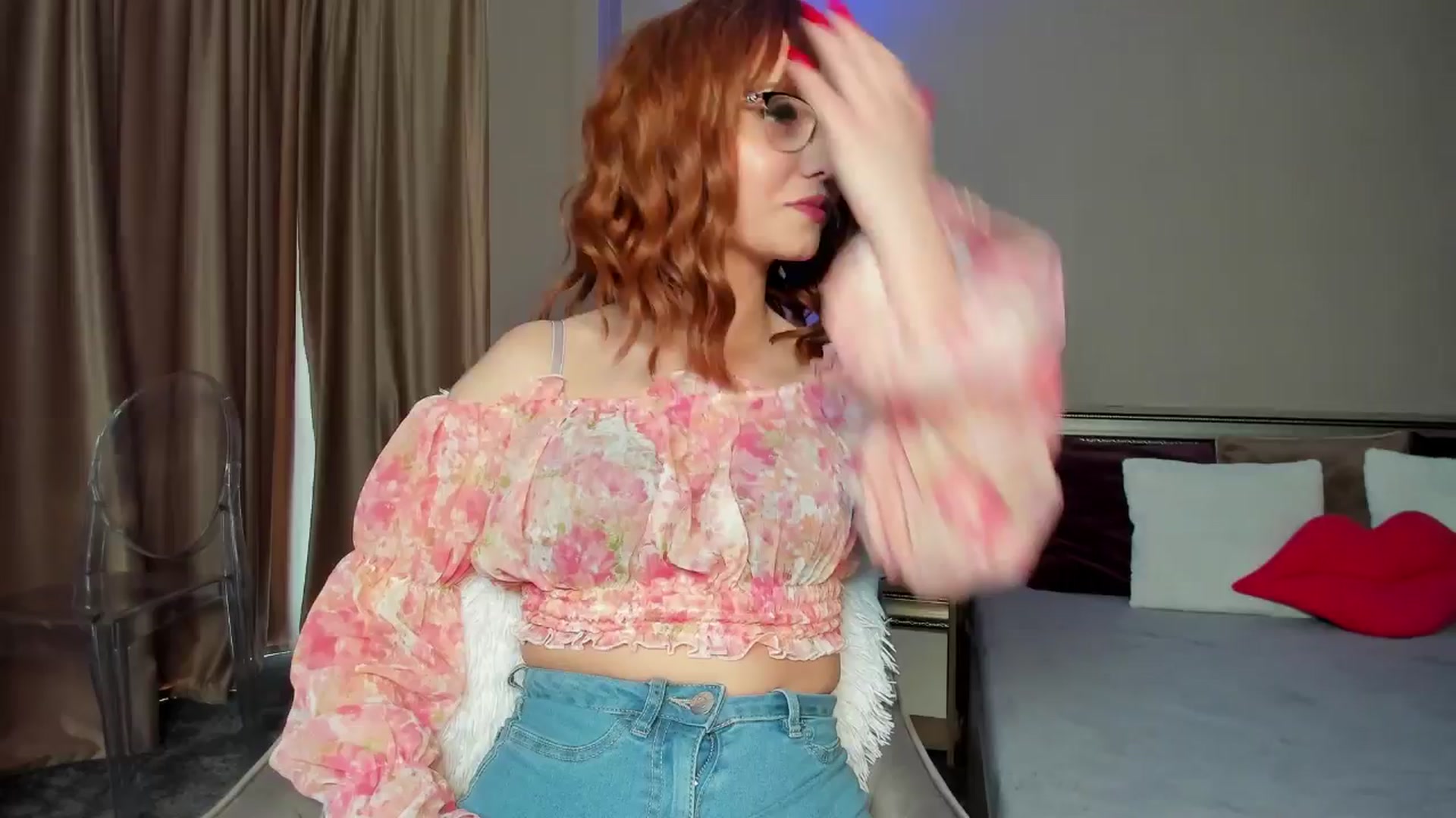 Gallery image thumbnail from Angieerosee's myfreecams stream on, 07/26/2024, 14:09 image 10 of 20