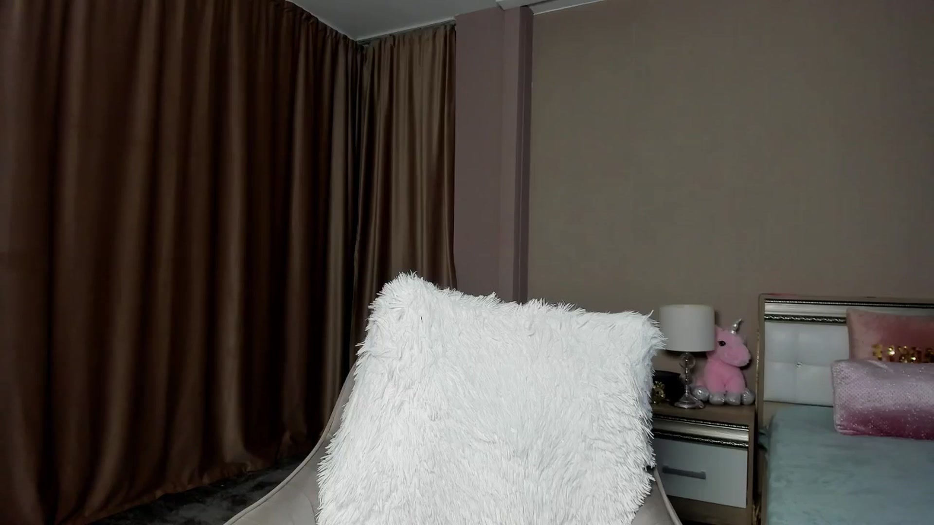 Gallery image thumbnail from Angieerosee's myfreecams stream on, 08/28/2024, 18:30 image 14 of 20