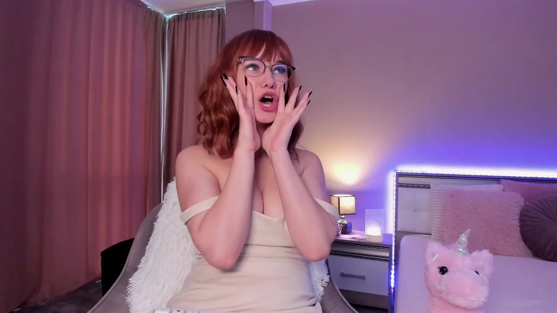 Gallery image thumbnail from Angieerosee's myfreecams stream on, 09/10/2024, 14:27 image 11 of 20