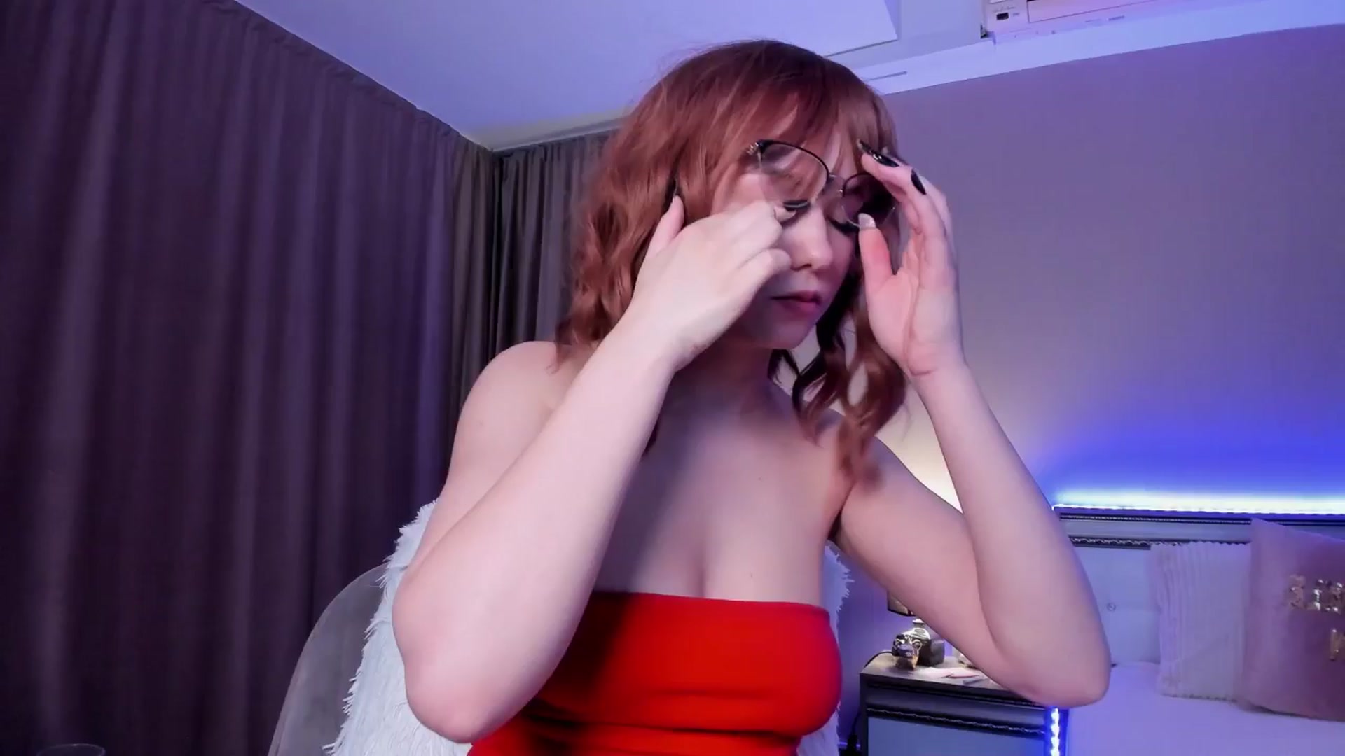 Gallery image thumbnail from Angieerosee's myfreecams stream on, 09/11/2024, 18:37 image 15 of 20