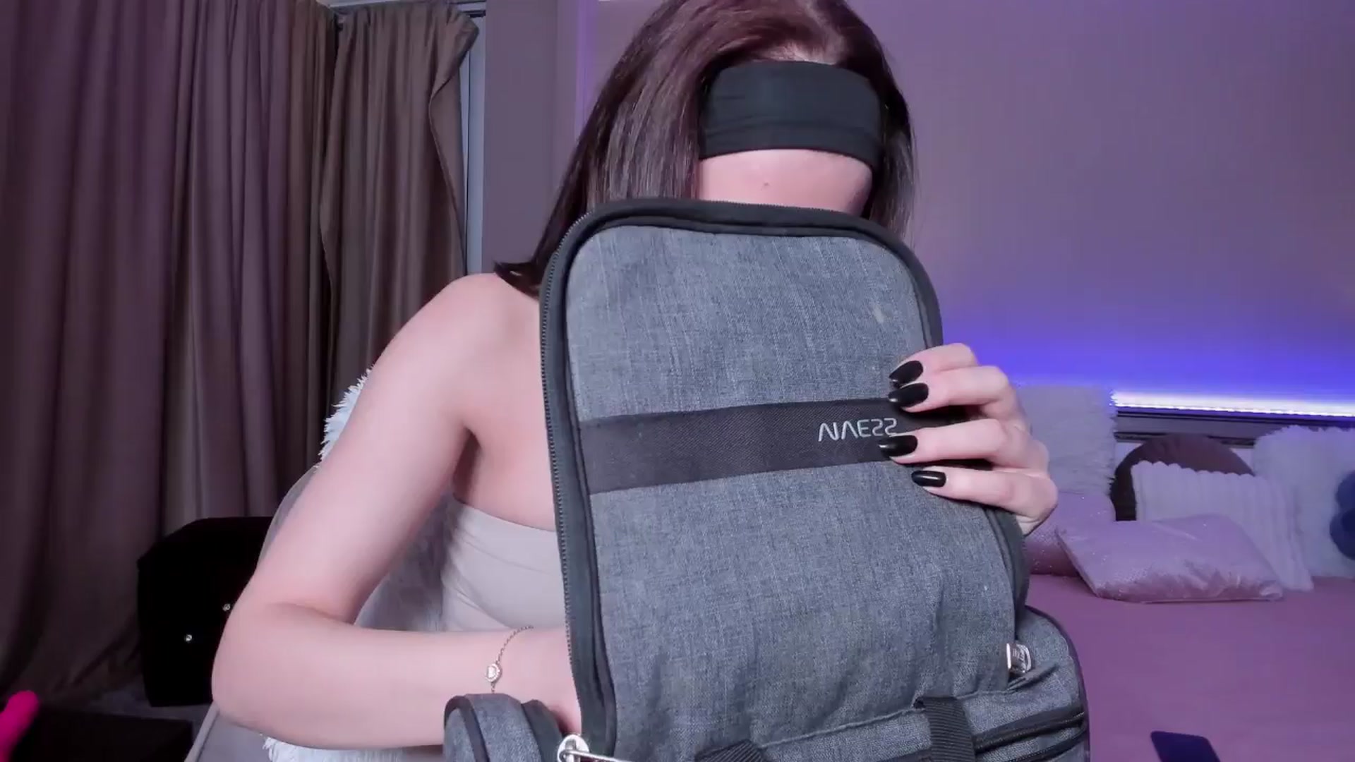 Gallery image thumbnail from Angieerosee's myfreecams stream on, 10/21/2024, 19:28 image 3 of 20