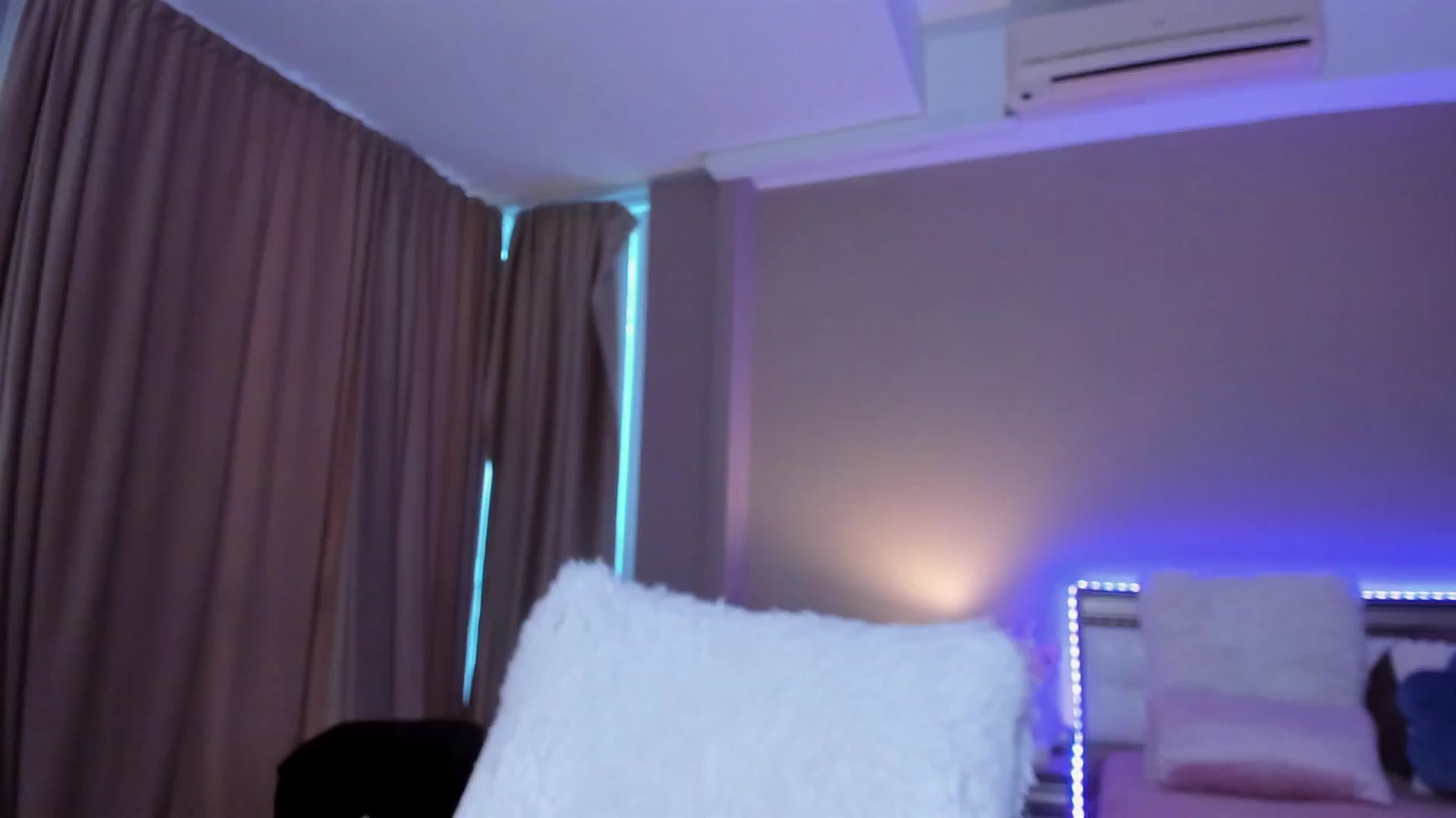 Gallery image thumbnail from Angieerosee's myfreecams stream on, 10/22/2024, 15:22 image 19 of 20