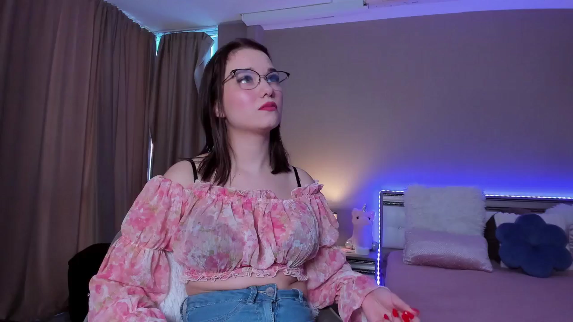 Gallery image thumbnail from Angieerosee's myfreecams stream on, 10/22/2024, 15:22 image 9 of 20