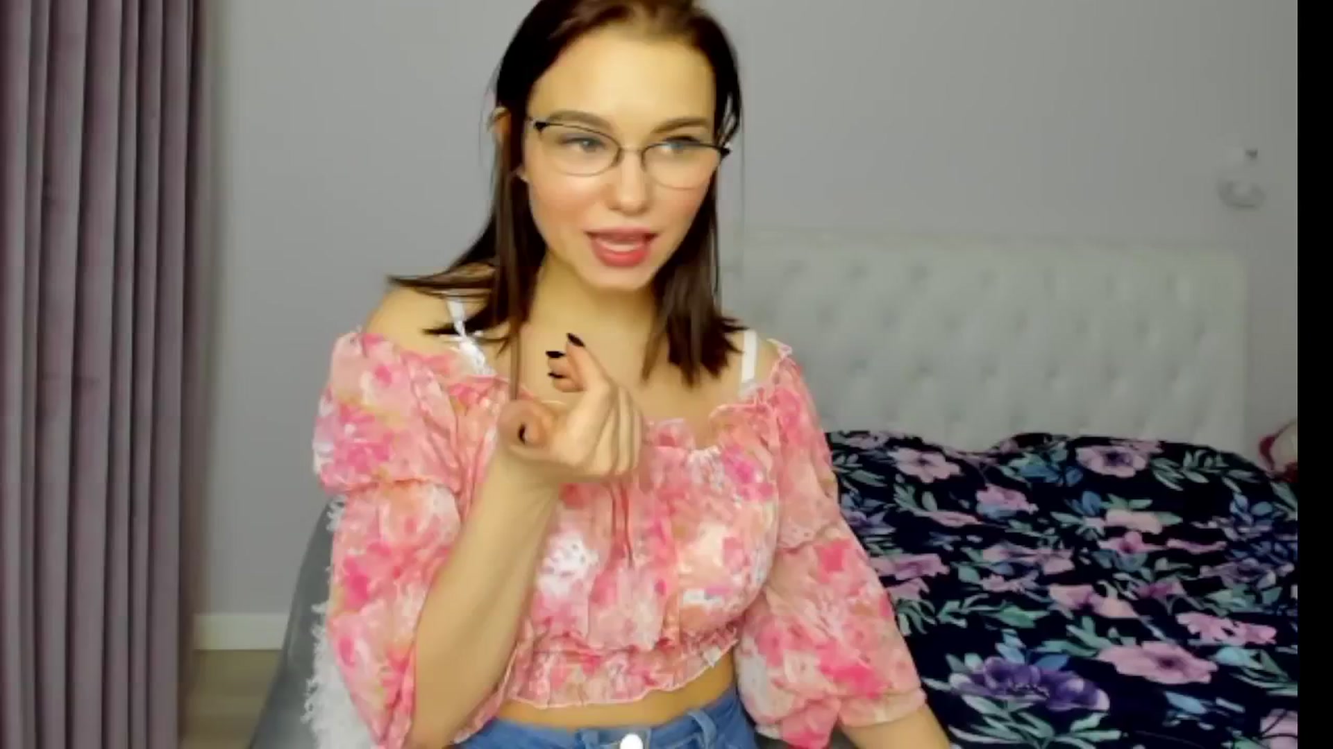 Gallery image thumbnail from Angieerosee's myfreecams stream on, 11/06/2024, 17:27 image 17 of 20