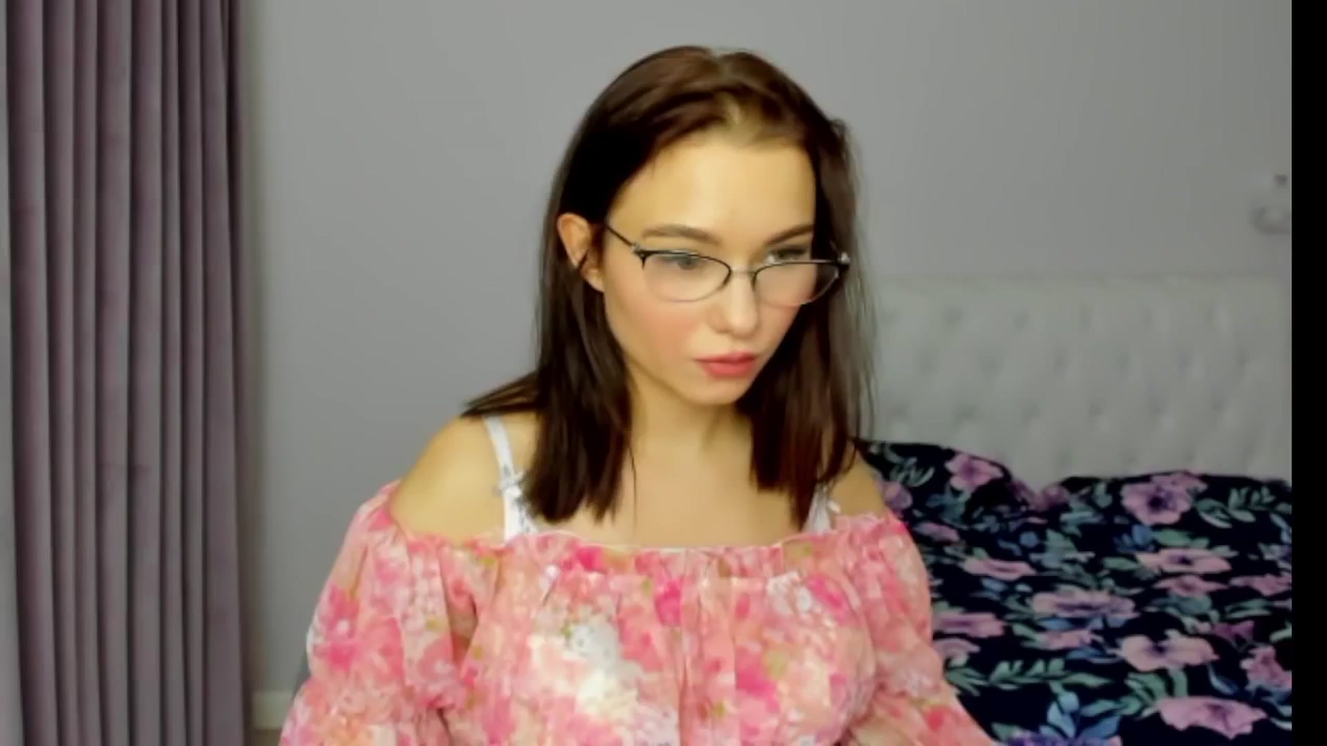 Gallery image thumbnail from Angieerosee's myfreecams stream on, 11/06/2024, 22:27 image 19 of 20
