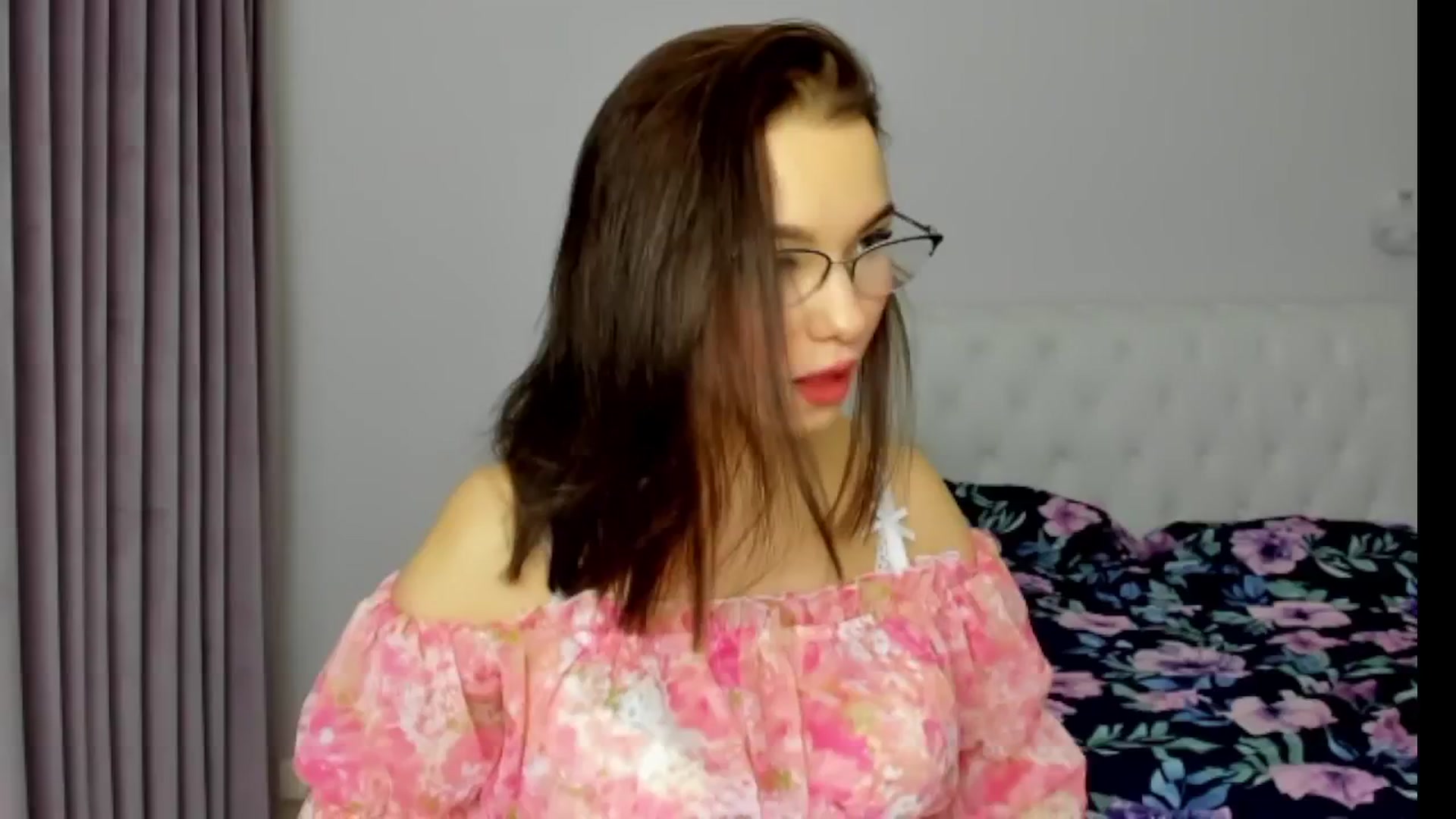 Gallery image thumbnail from Angieerosee's myfreecams stream on, 11/06/2024, 22:27 image 4 of 20