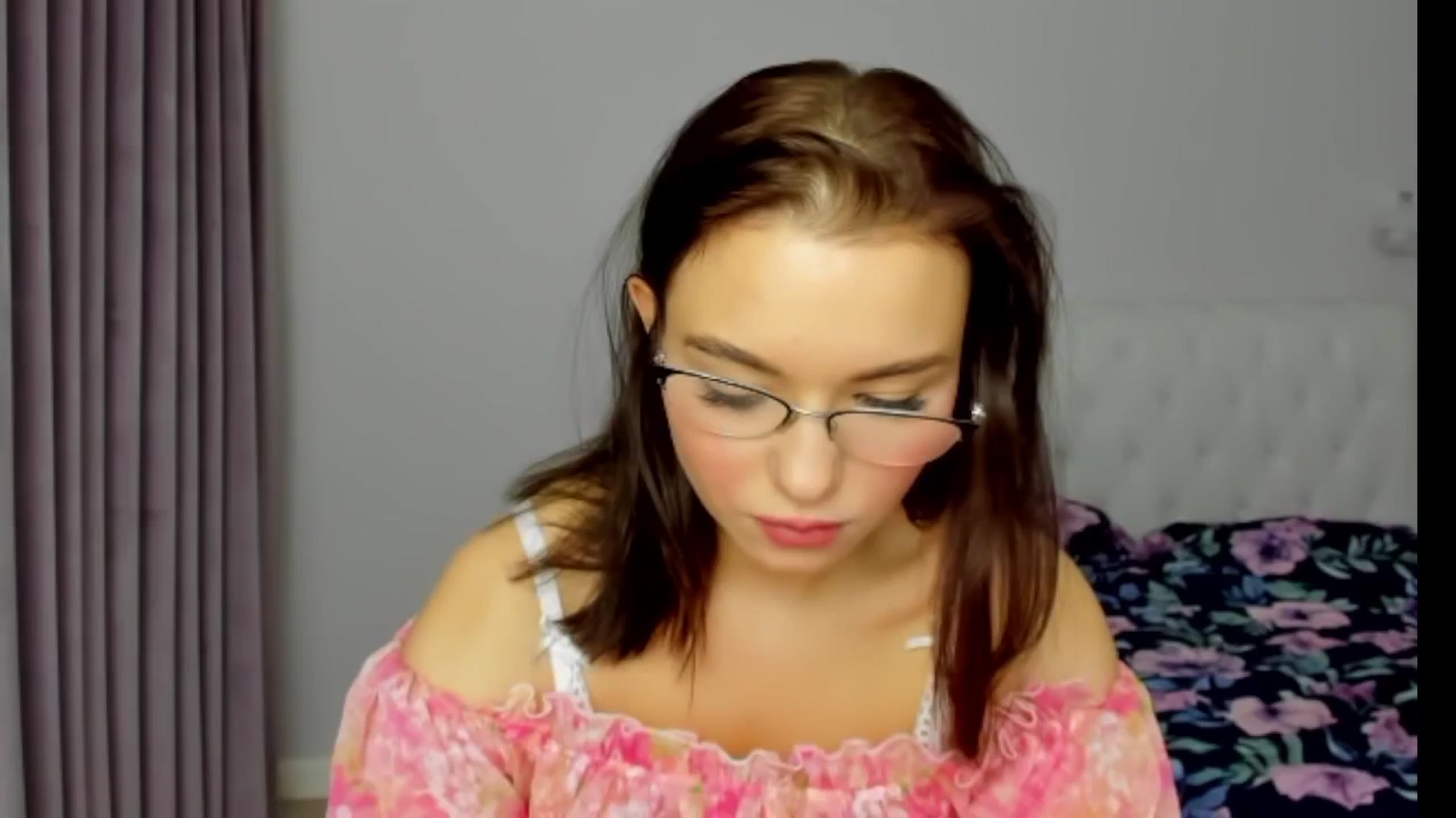 Gallery image thumbnail from Angieerosee's myfreecams stream on, 11/06/2024, 22:27 image 17 of 20