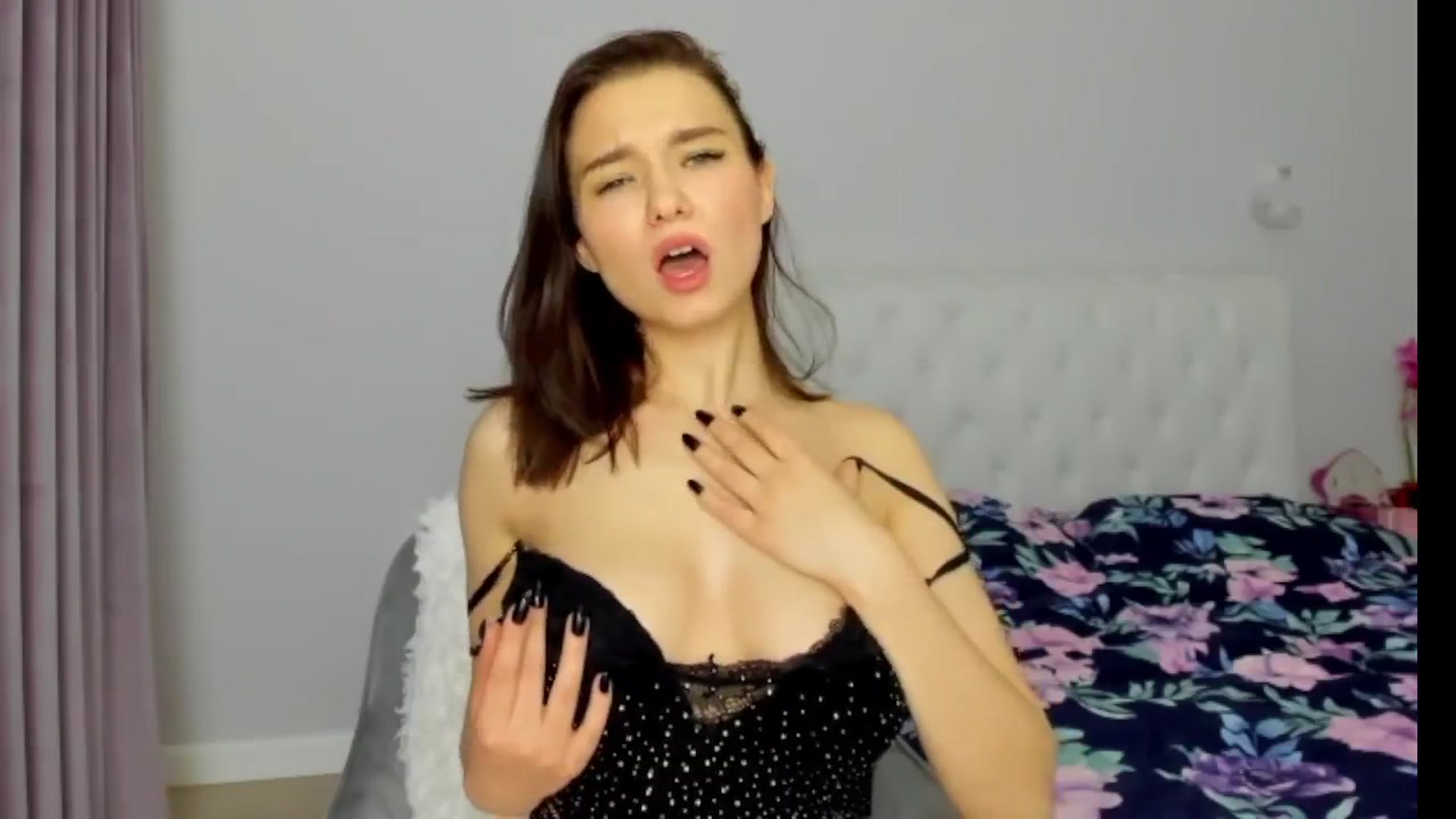 Gallery image thumbnail from Angieerosee's myfreecams stream on, 11/07/2024, 17:03 image 15 of 20