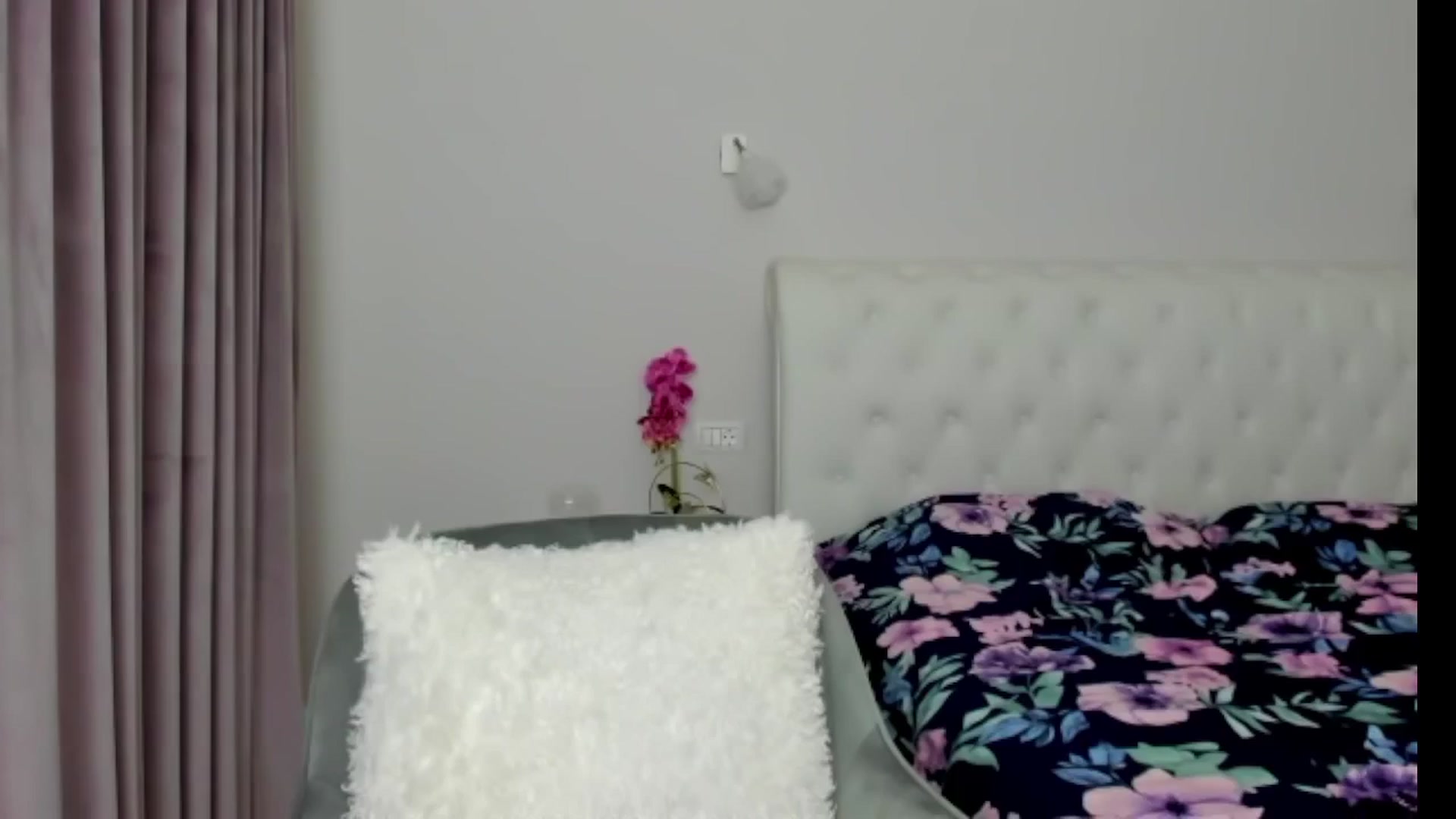 Gallery image thumbnail from Angieerosee's myfreecams stream on, 11/07/2024, 17:40 image 15 of 20