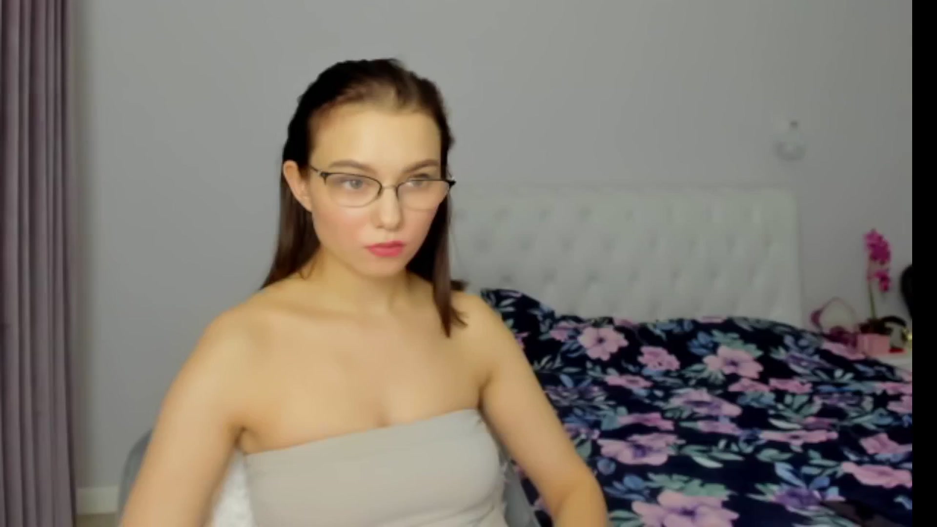 Gallery image thumbnail from Angieerosee's myfreecams stream on, 11/11/2024, 16:45 image 9 of 20
