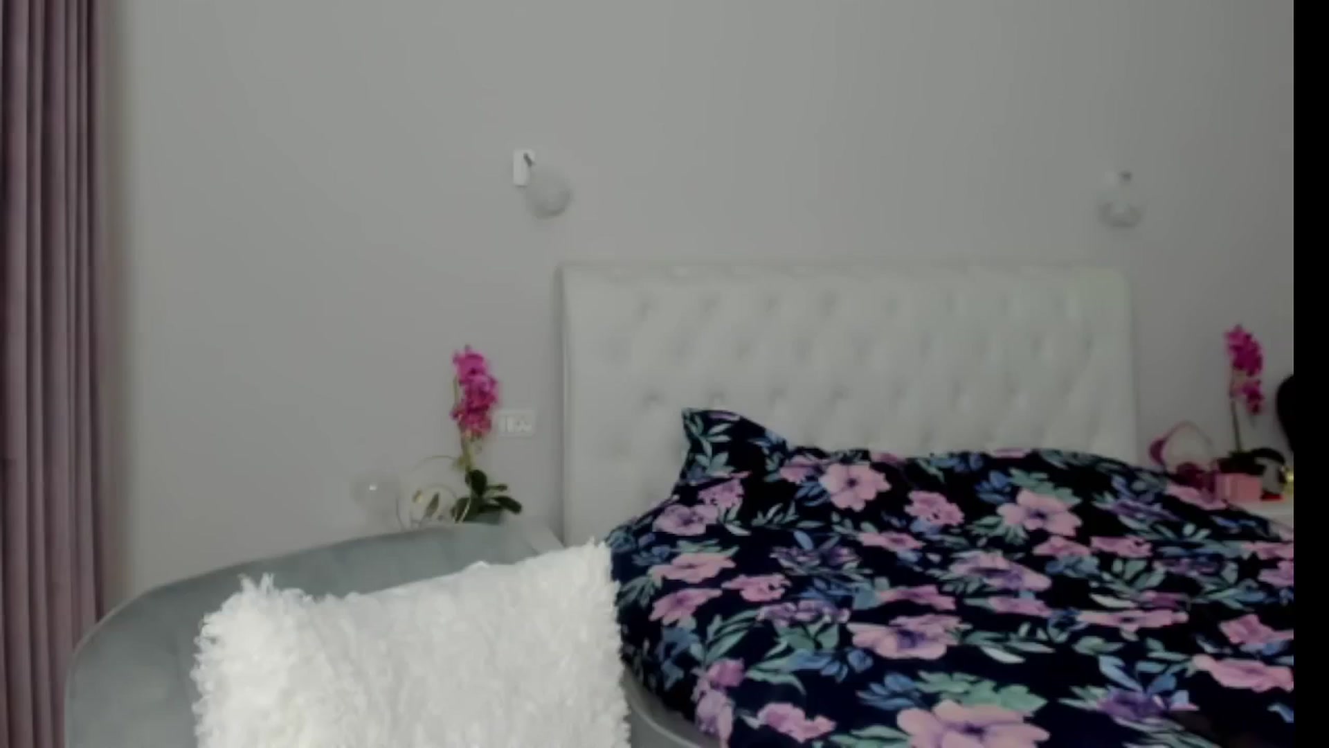 Gallery image thumbnail from Angieerosee's myfreecams stream on, 11/11/2024, 16:45 image 16 of 20