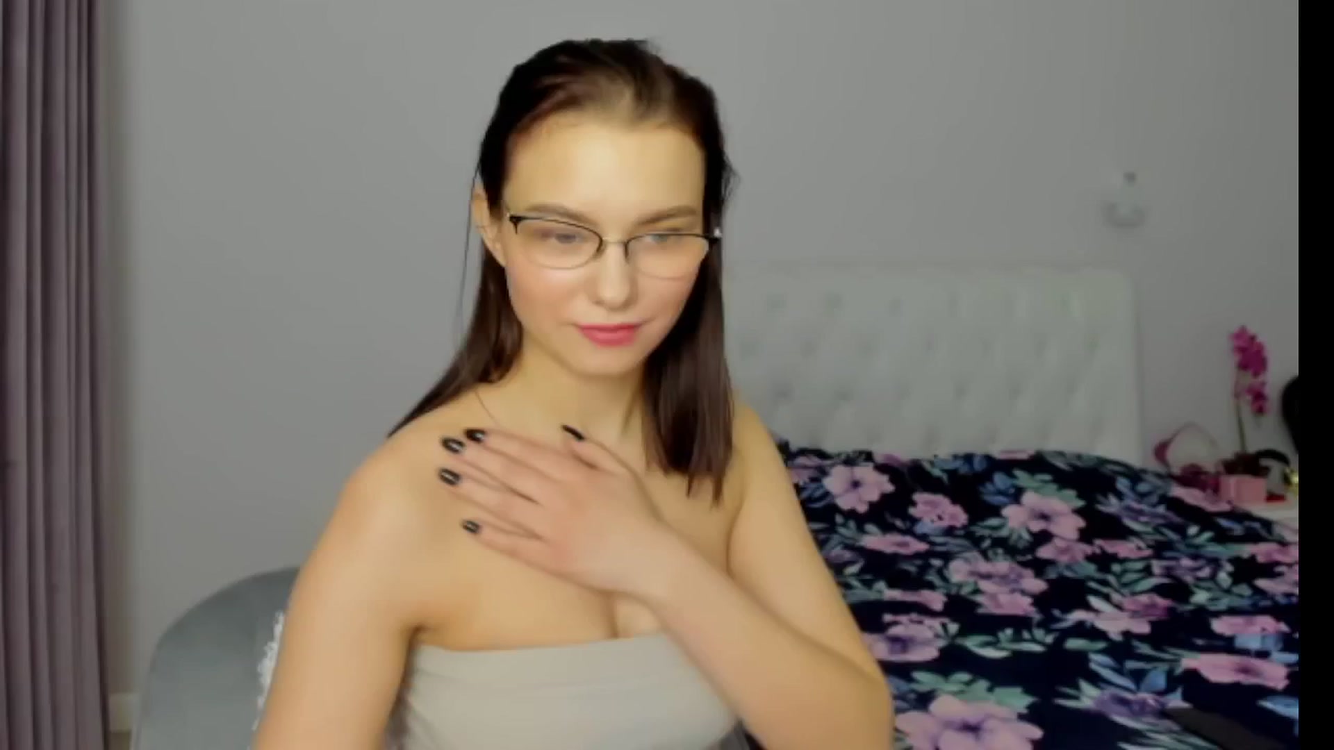 Gallery image thumbnail from Angieerosee's myfreecams stream on, 11/11/2024, 16:45 image 17 of 20