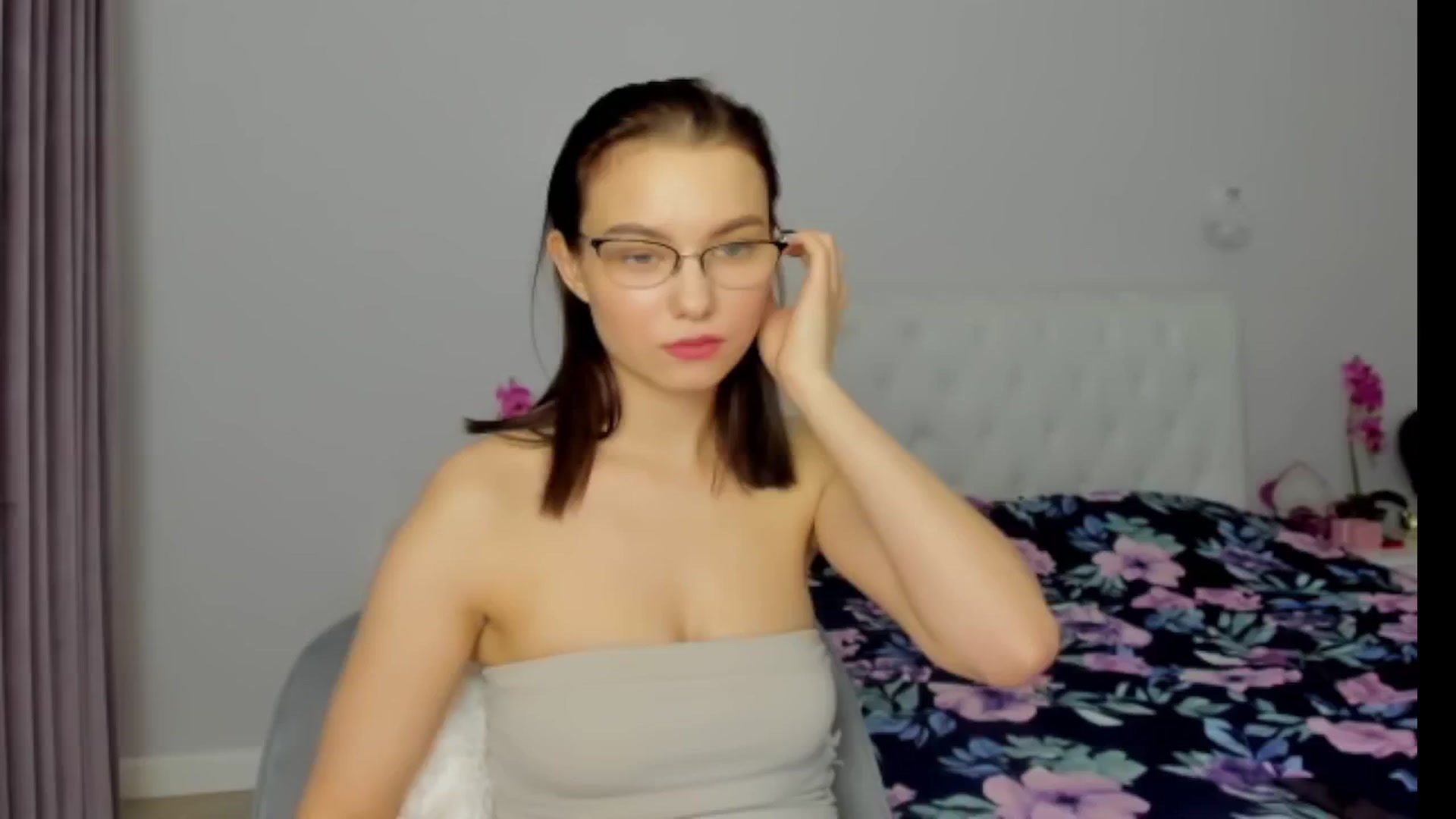 Gallery image thumbnail from Angieerosee's myfreecams stream on, 11/11/2024, 16:45 image 15 of 20