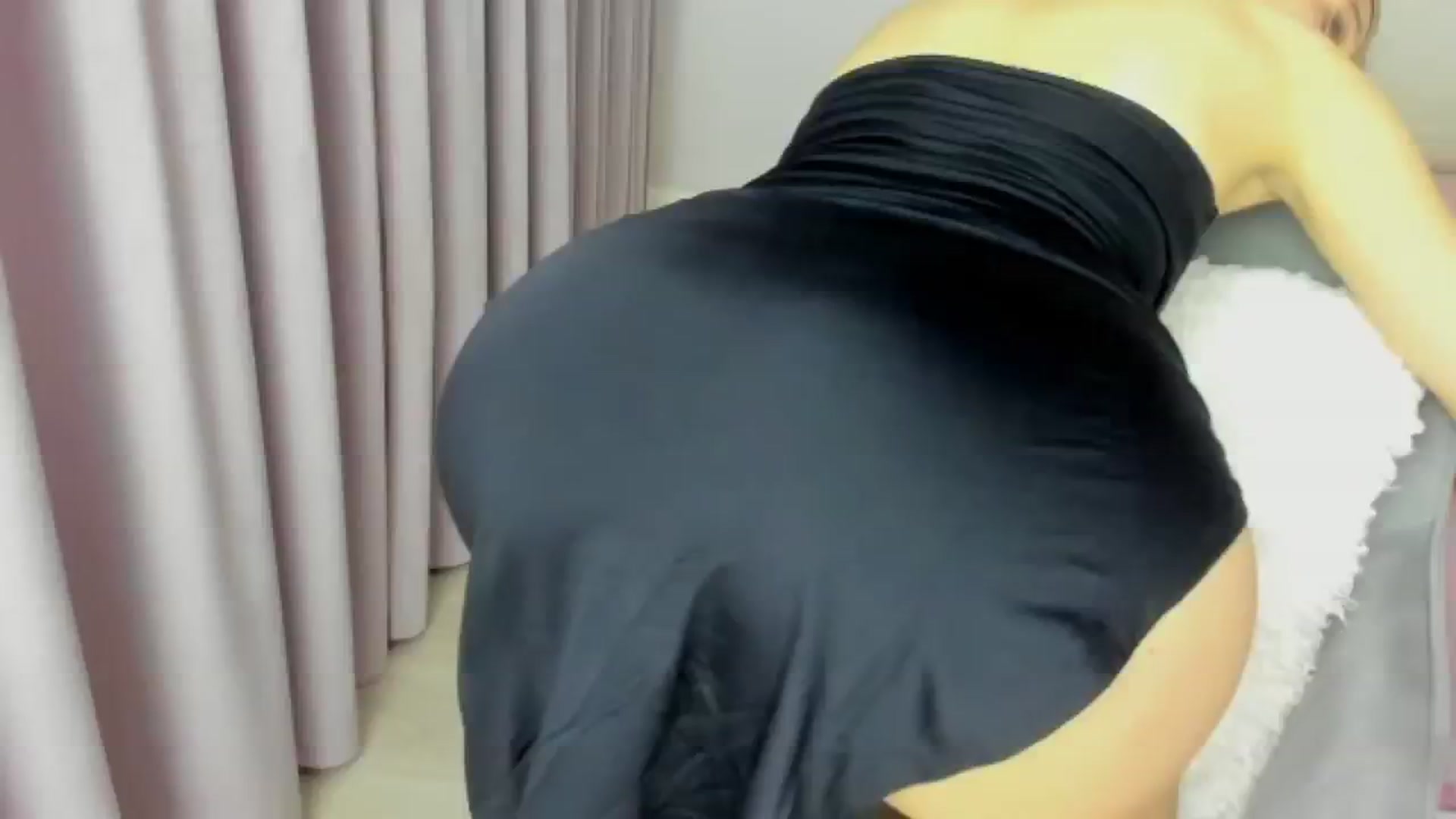 Gallery image thumbnail from Angieerosee's myfreecams stream on, 11/29/2024, 15:54 image 14 of 20