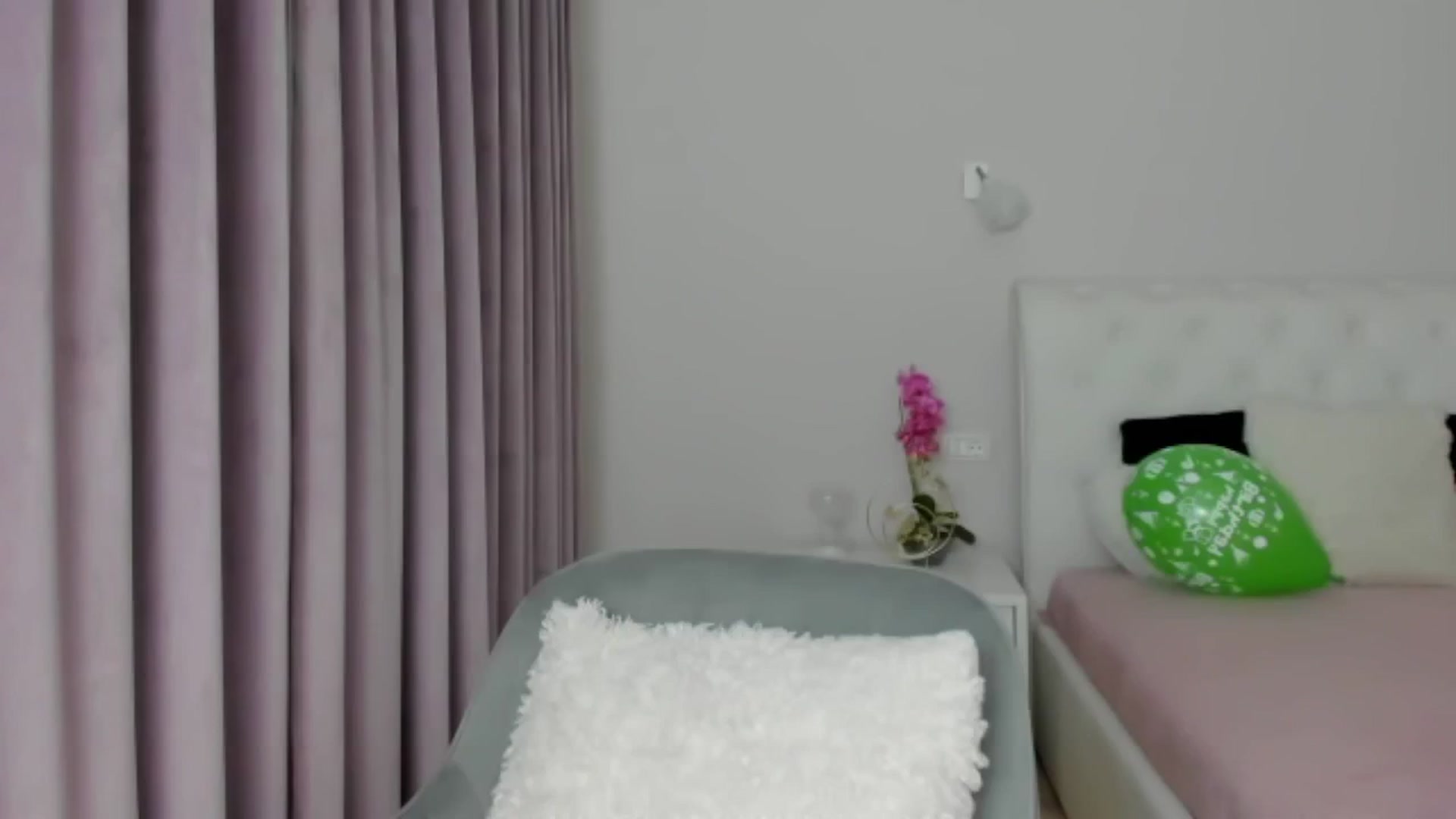 Gallery image thumbnail from Angieerosee's myfreecams stream on, 11/29/2024, 21:56 image 15 of 20