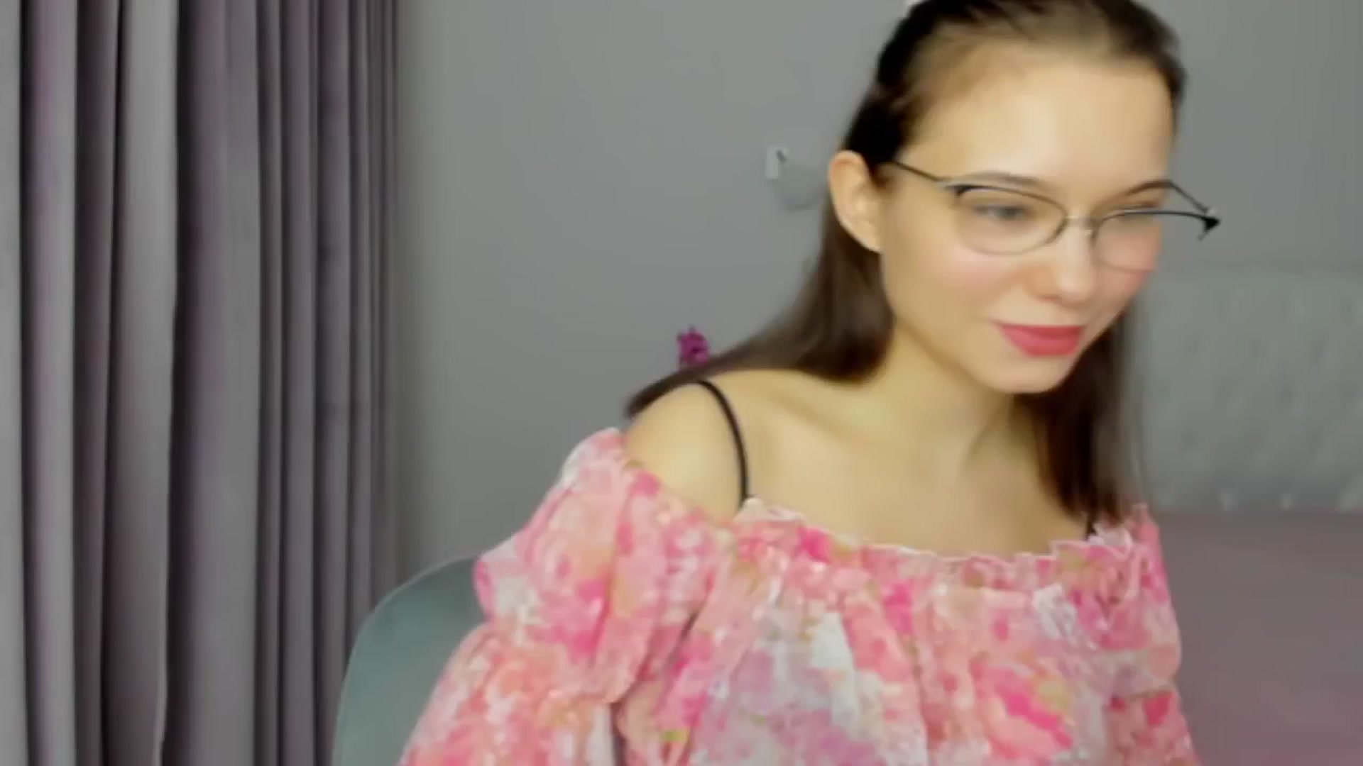 Gallery image thumbnail from Angieerosee's myfreecams stream on, 12/05/2024, 17:32 image 17 of 20