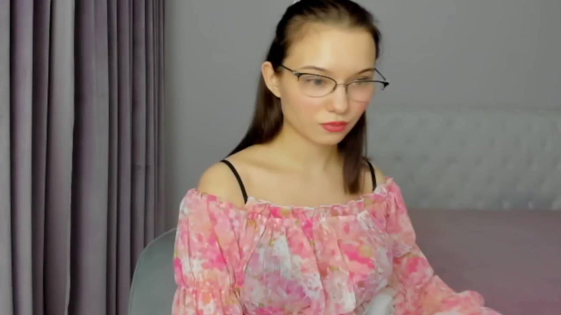 Gallery image thumbnail from Angieerosee's myfreecams stream on, 12/05/2024, 17:32 image 18 of 20
