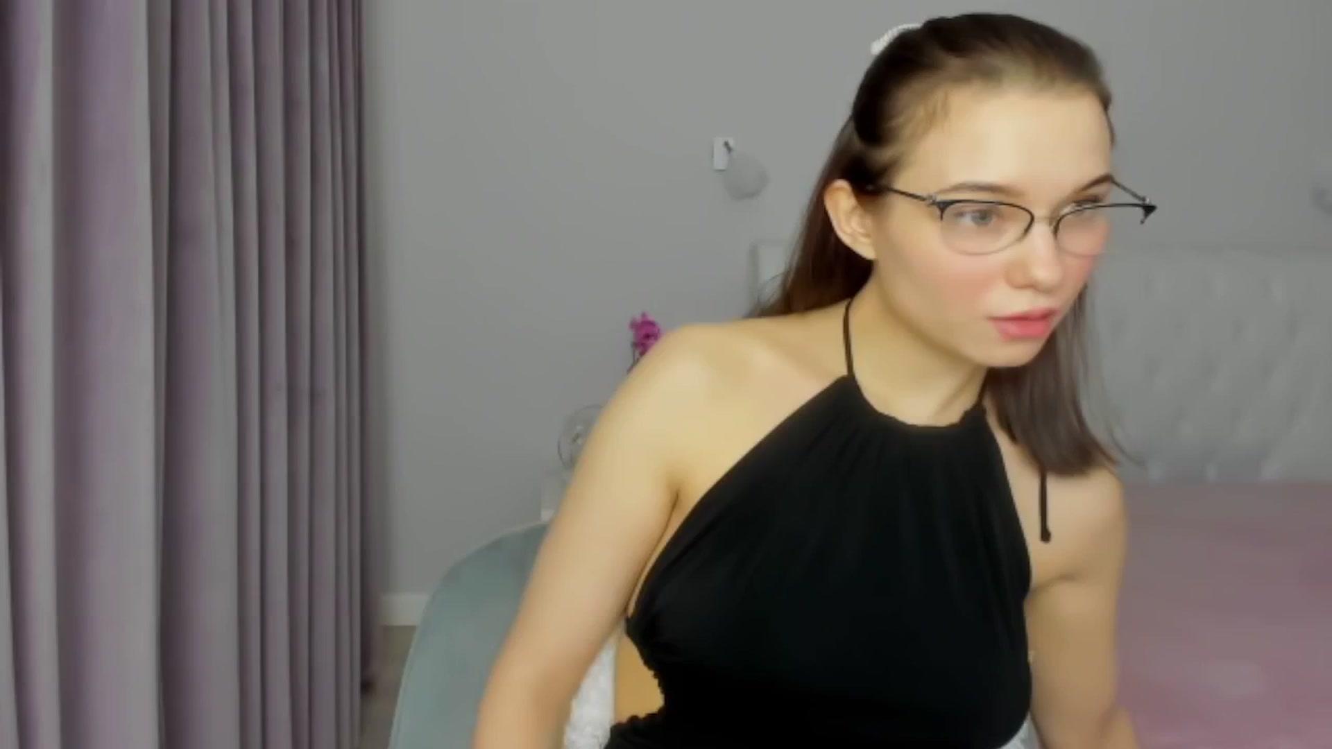 Gallery image thumbnail from Angieerosee's myfreecams stream on, 12/07/2024, 16:37 image 19 of 20