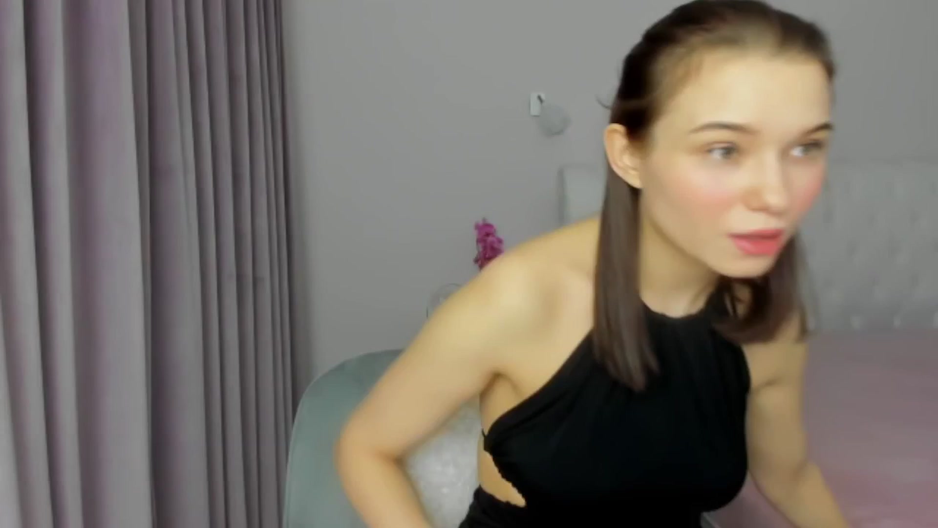 Gallery image thumbnail from Angieerosee's myfreecams stream on, 12/07/2024, 16:37 image 2 of 20