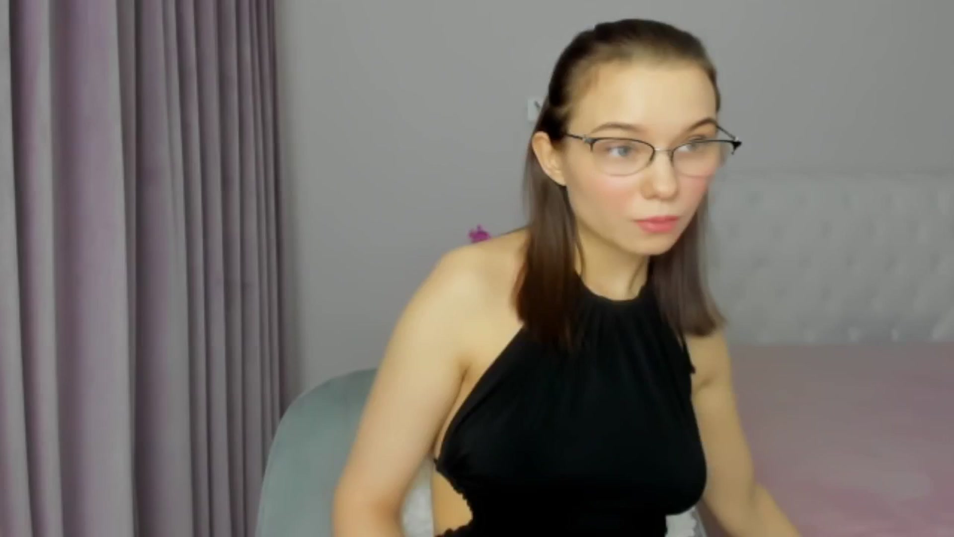Gallery image thumbnail from Angieerosee's myfreecams stream on, 12/07/2024, 16:37 image 9 of 20