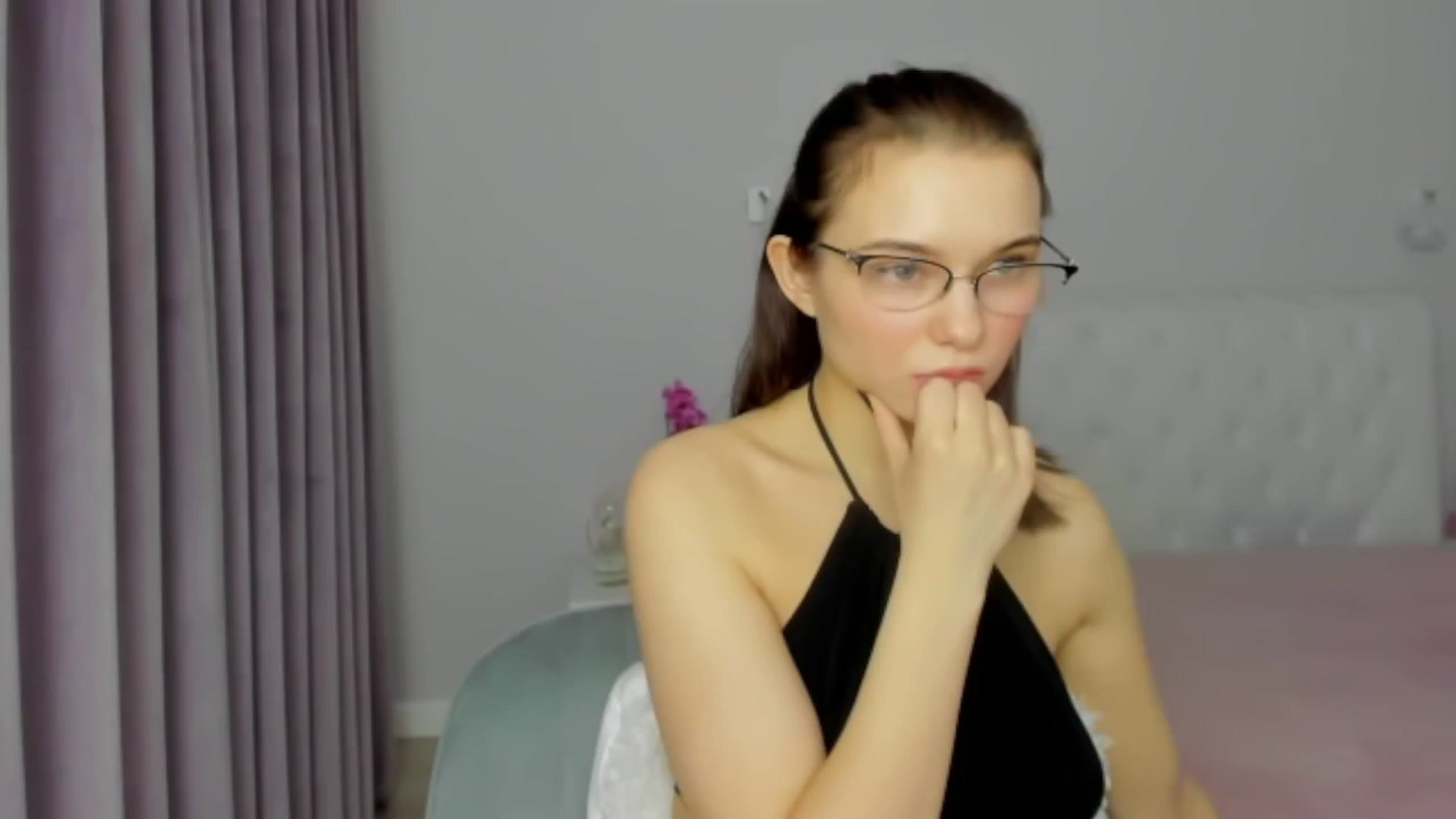 Gallery image thumbnail from Angieerosee's myfreecams stream on, 12/07/2024, 18:15 image 9 of 20