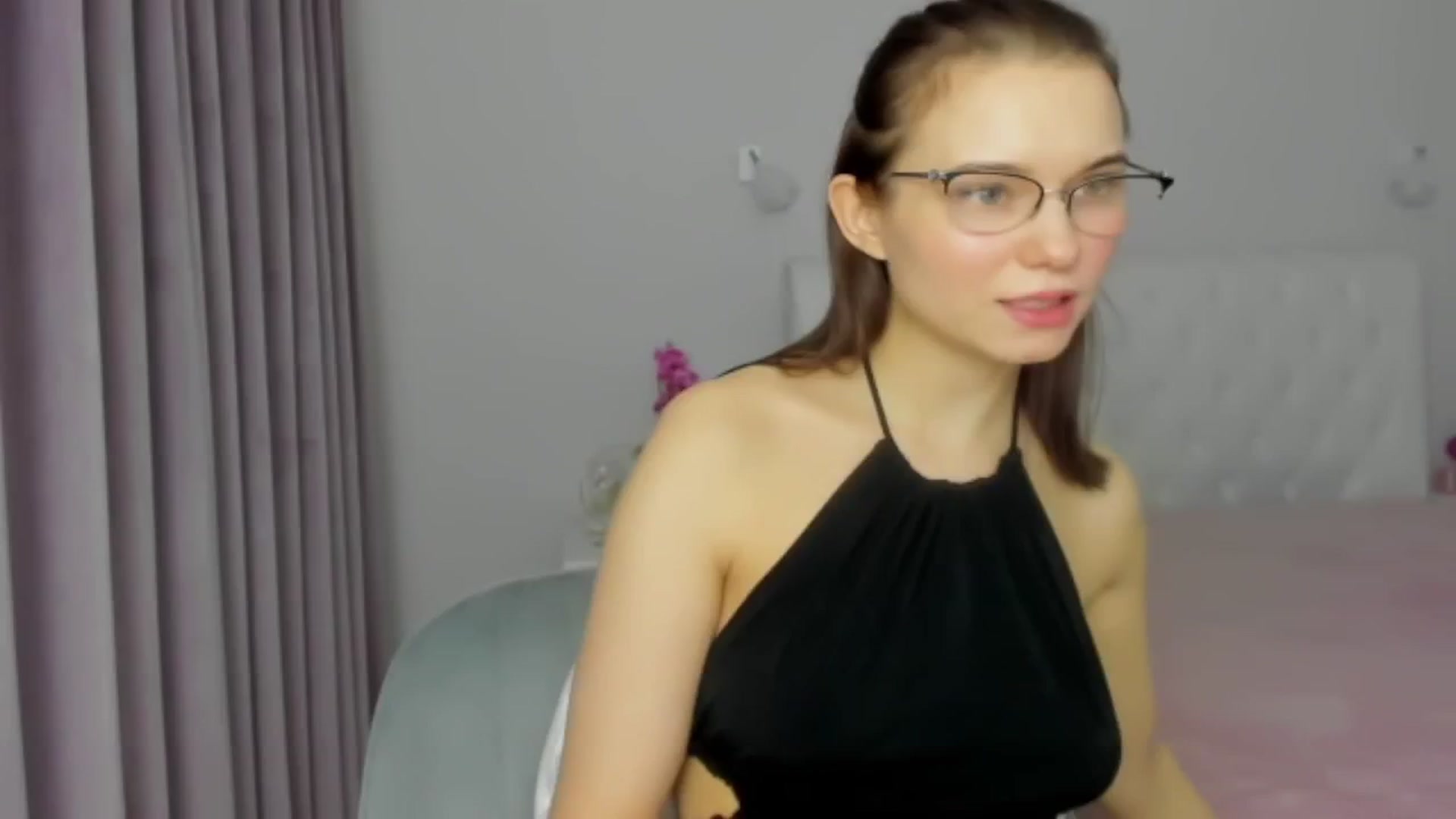 Gallery image thumbnail from Angieerosee's myfreecams stream on, 12/07/2024, 18:15 image 6 of 20