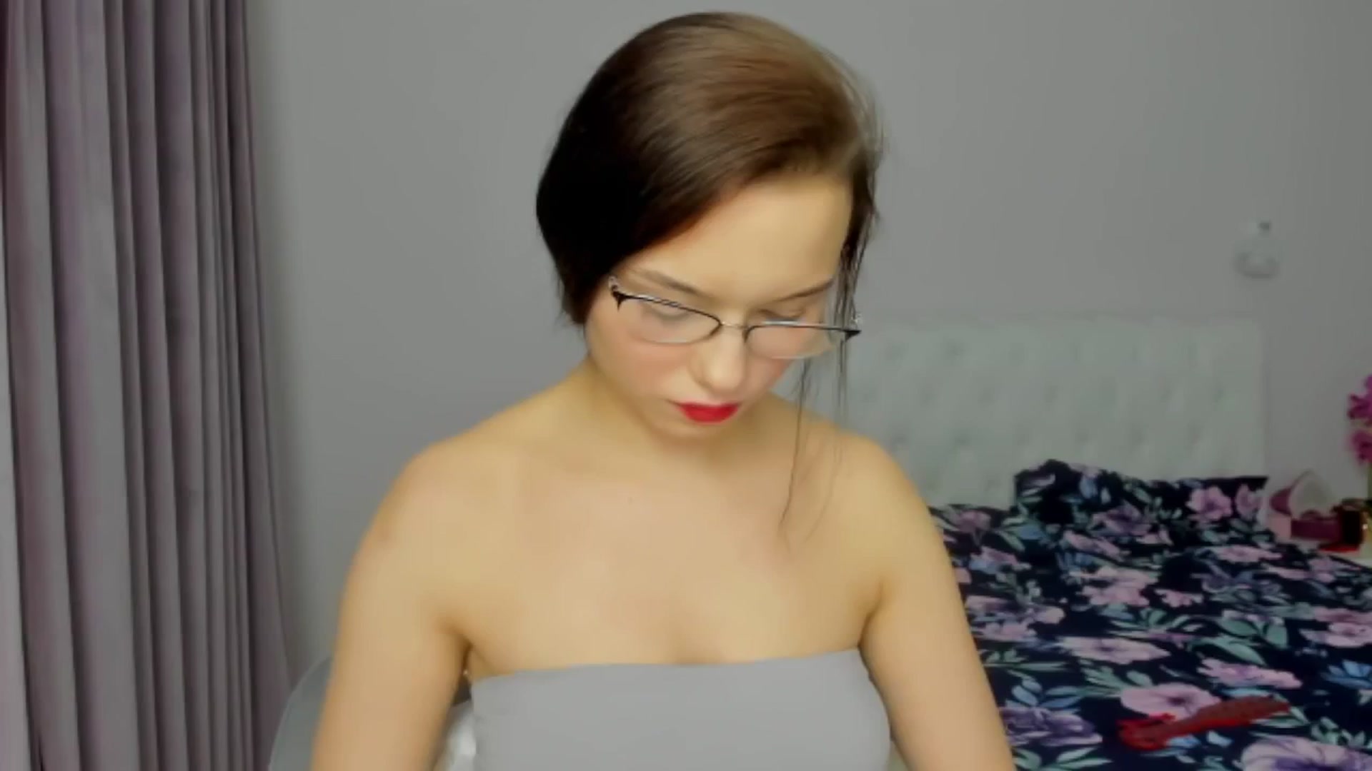 Gallery image thumbnail from Angieerosee's myfreecams stream on, 12/13/2024, 21:48 image 18 of 20