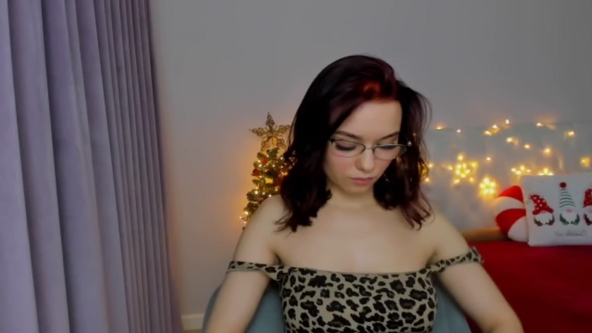 Gallery image thumbnail from Angieerosee's myfreecams stream on, 12/18/2024, 18:43 image 19 of 20
