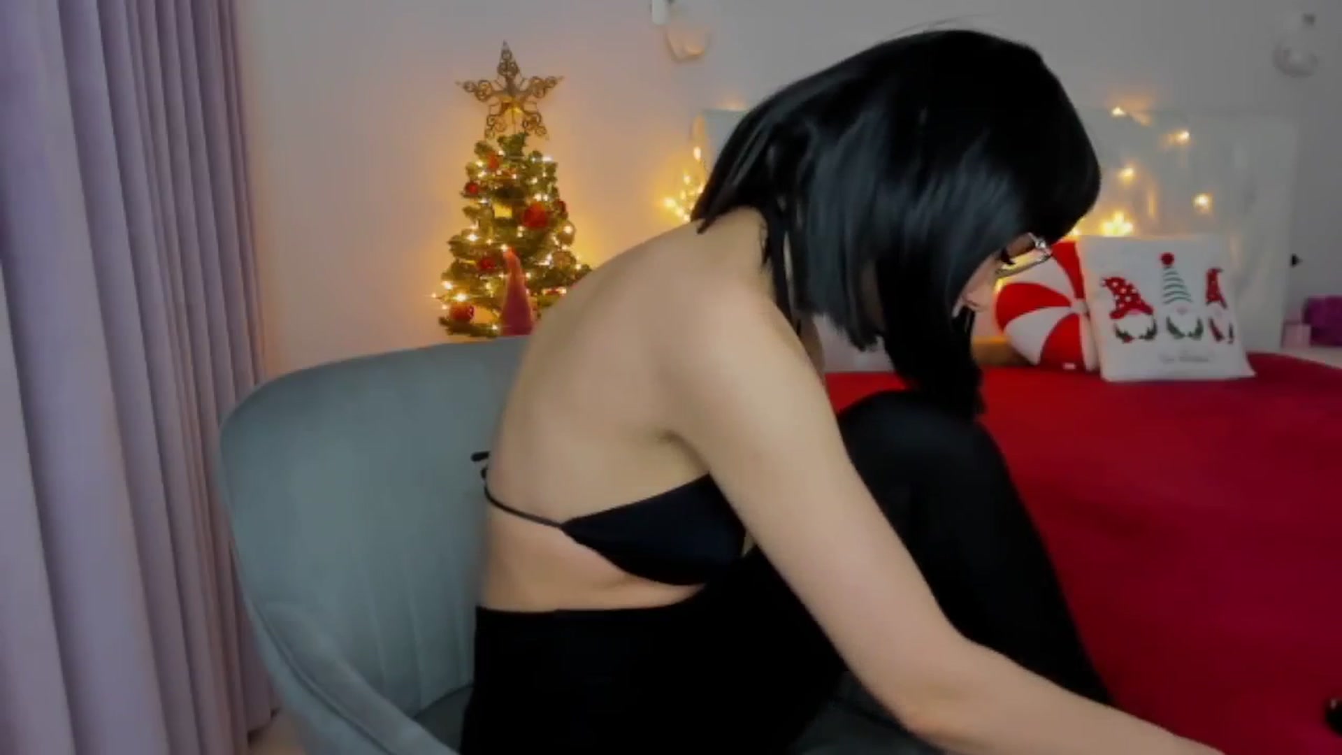 Gallery image thumbnail from Angieerosee's myfreecams stream on, 12/19/2024, 21:42 image 10 of 20