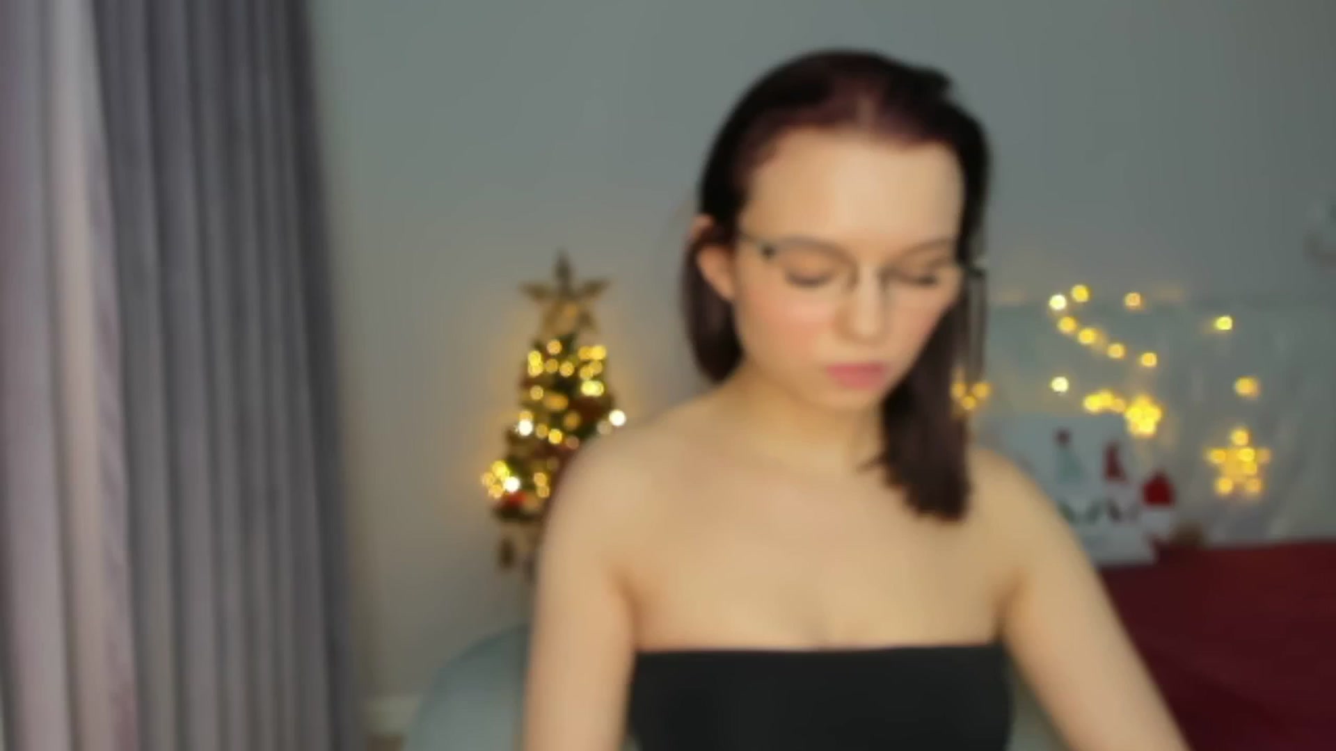 Gallery image thumbnail from Angieerosee's myfreecams stream on, 12/28/2024, 22:55 image 18 of 20