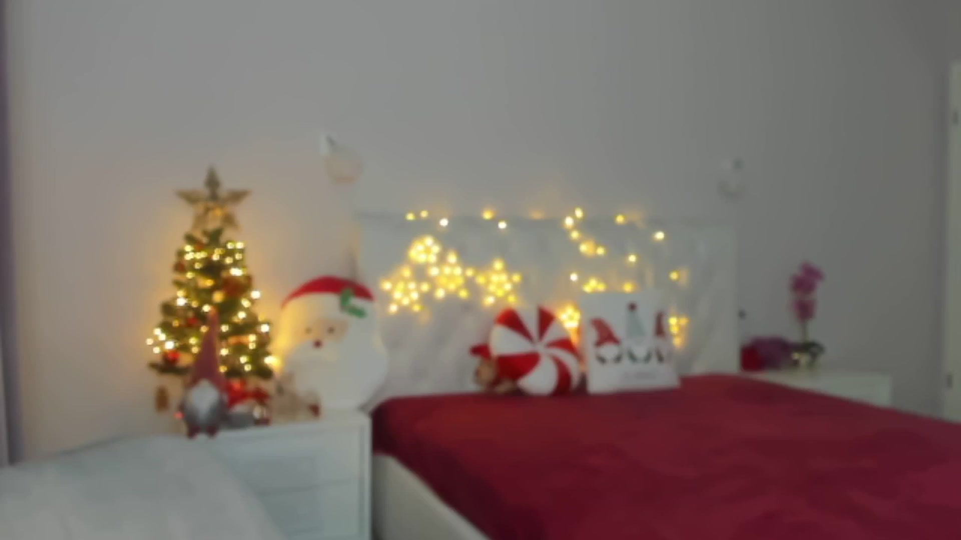 Gallery image thumbnail from Angieerosee's myfreecams stream on, 01/04/2025, 19:01 image 12 of 20
