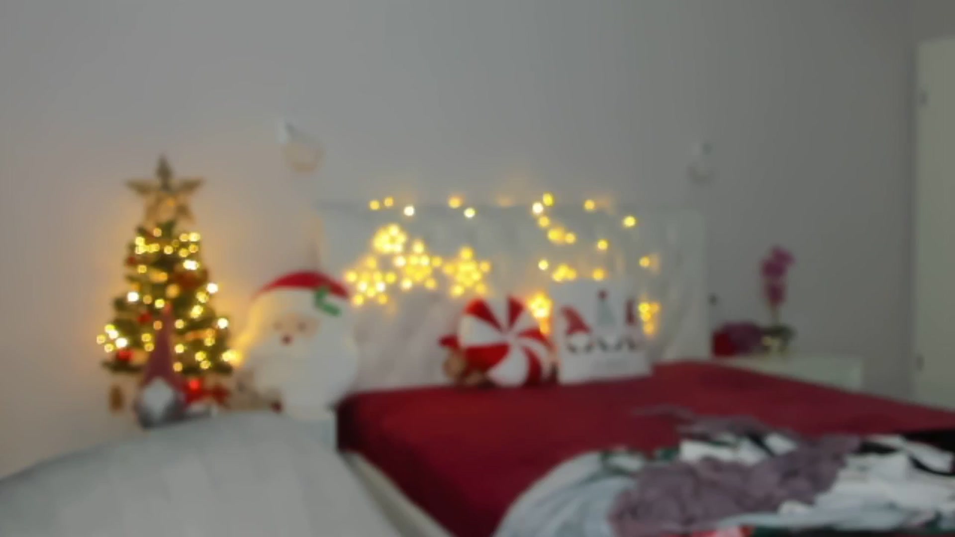Gallery image thumbnail from Angieerosee's myfreecams stream on, 01/04/2025, 23:03 image 6 of 20