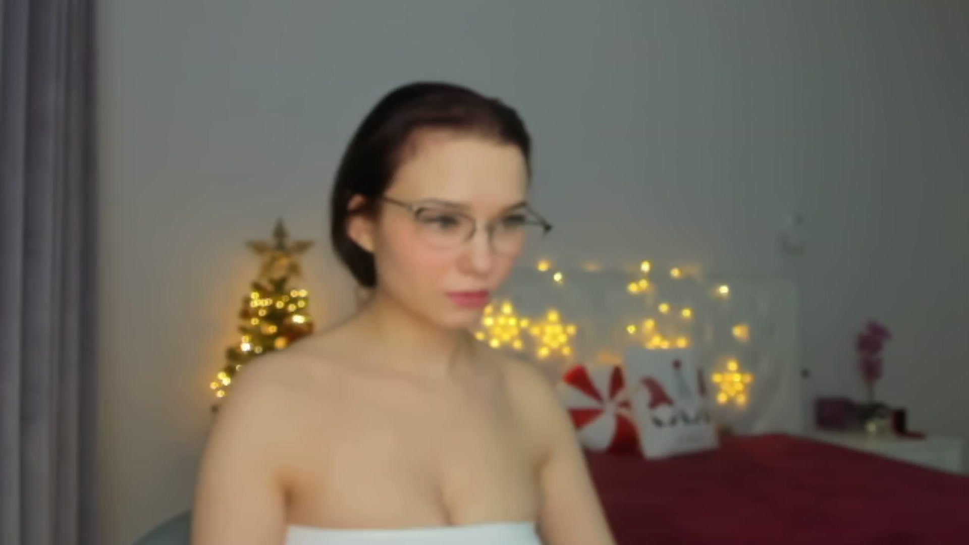 Gallery image thumbnail from Angieerosee's myfreecams stream on, 01/05/2025, 22:05 image 13 of 20