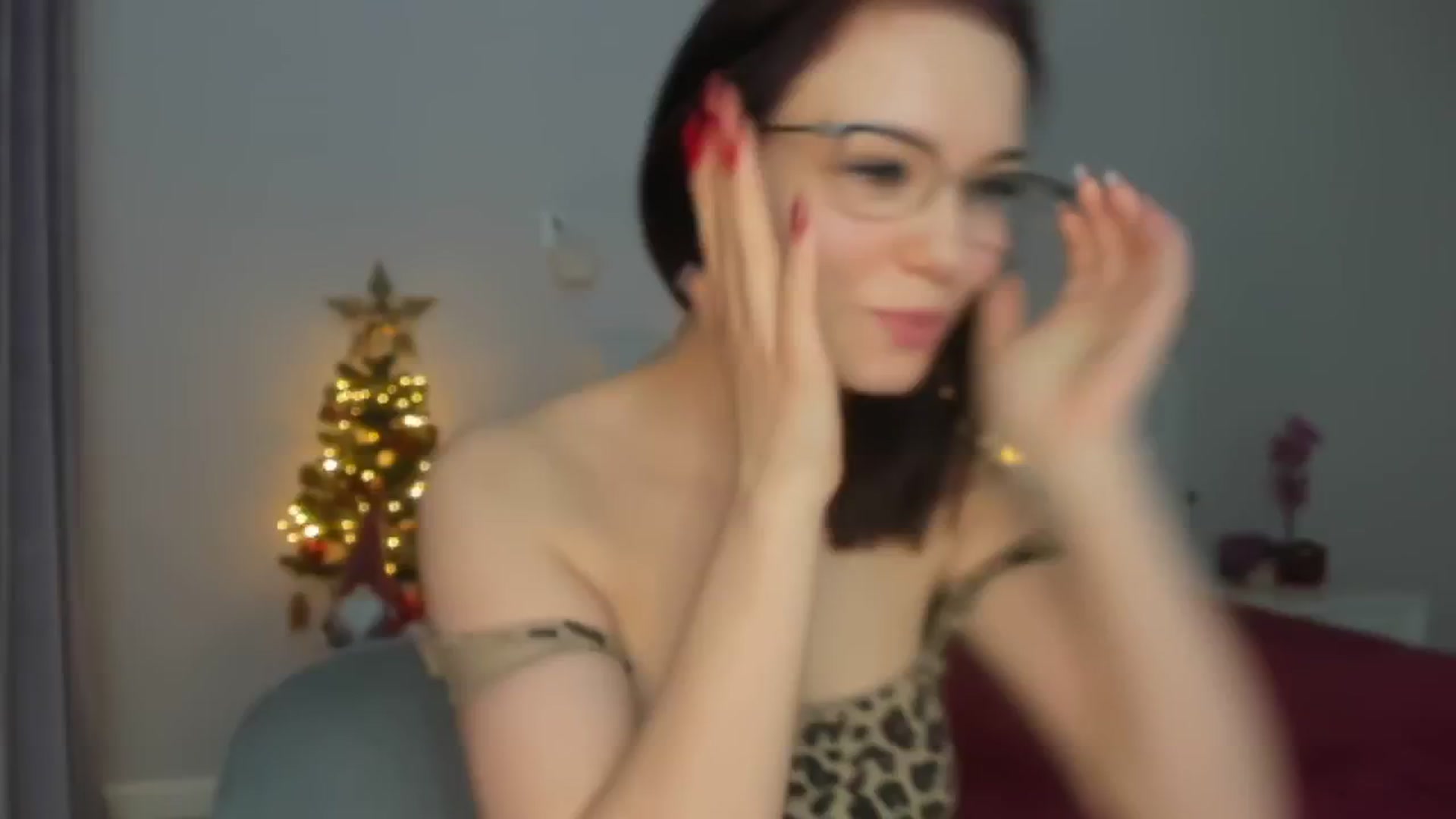 Gallery image thumbnail from Angieerosee's myfreecams stream on, 01/06/2025, 18:36 image 15 of 20