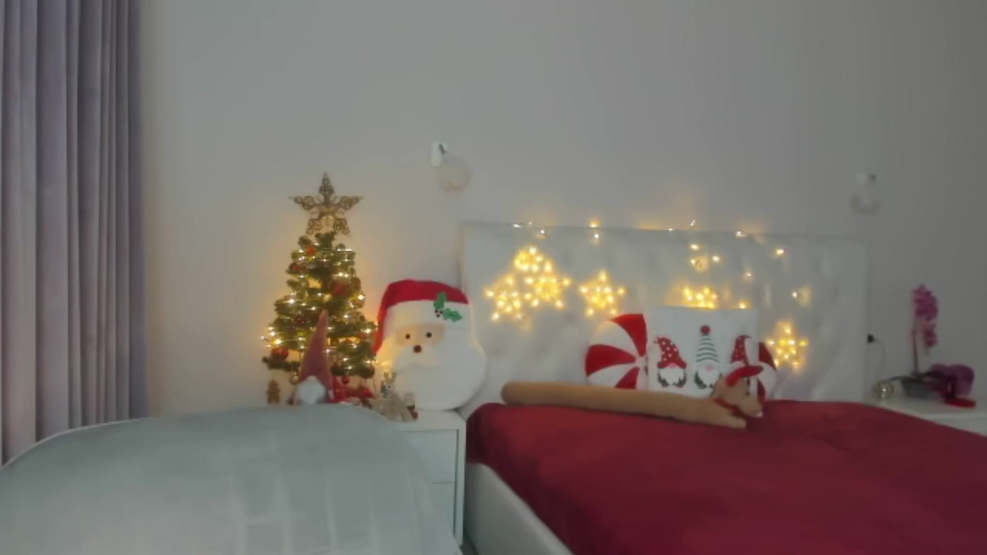 Gallery image thumbnail from Angieerosee's myfreecams stream on, 01/14/2025, 18:51 image 18 of 20