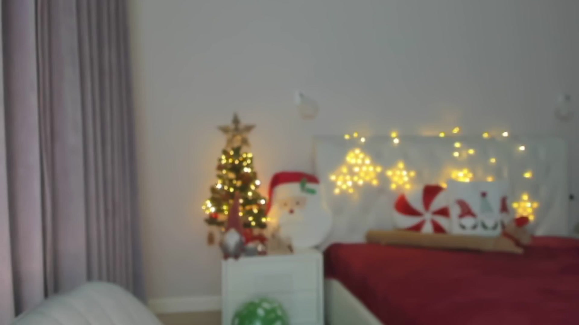 Gallery image thumbnail from Angieerosee's myfreecams stream on, 01/14/2025, 23:20 image 3 of 20