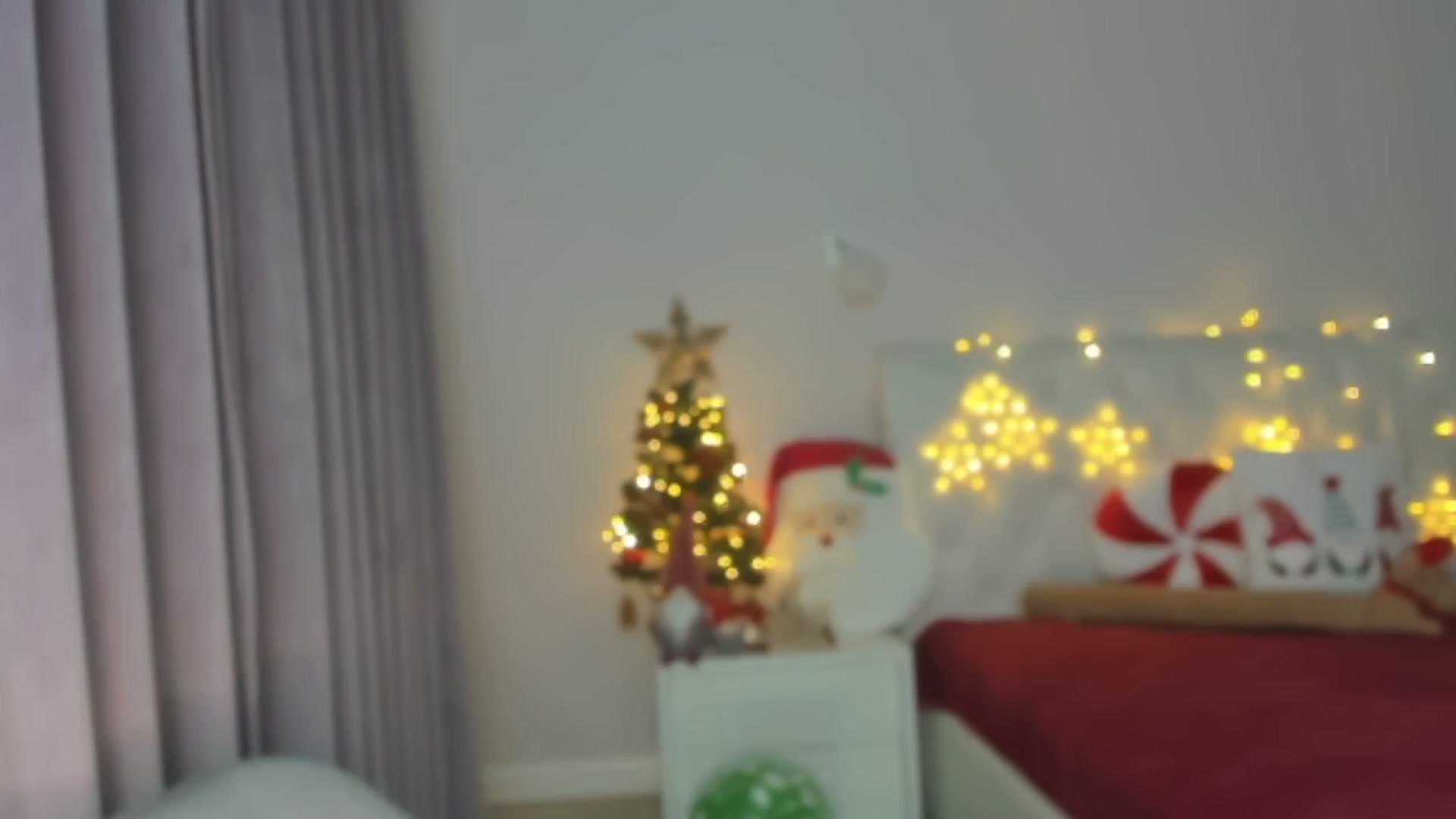 Gallery image thumbnail from Angieerosee's myfreecams stream on, 01/14/2025, 23:20 image 2 of 20