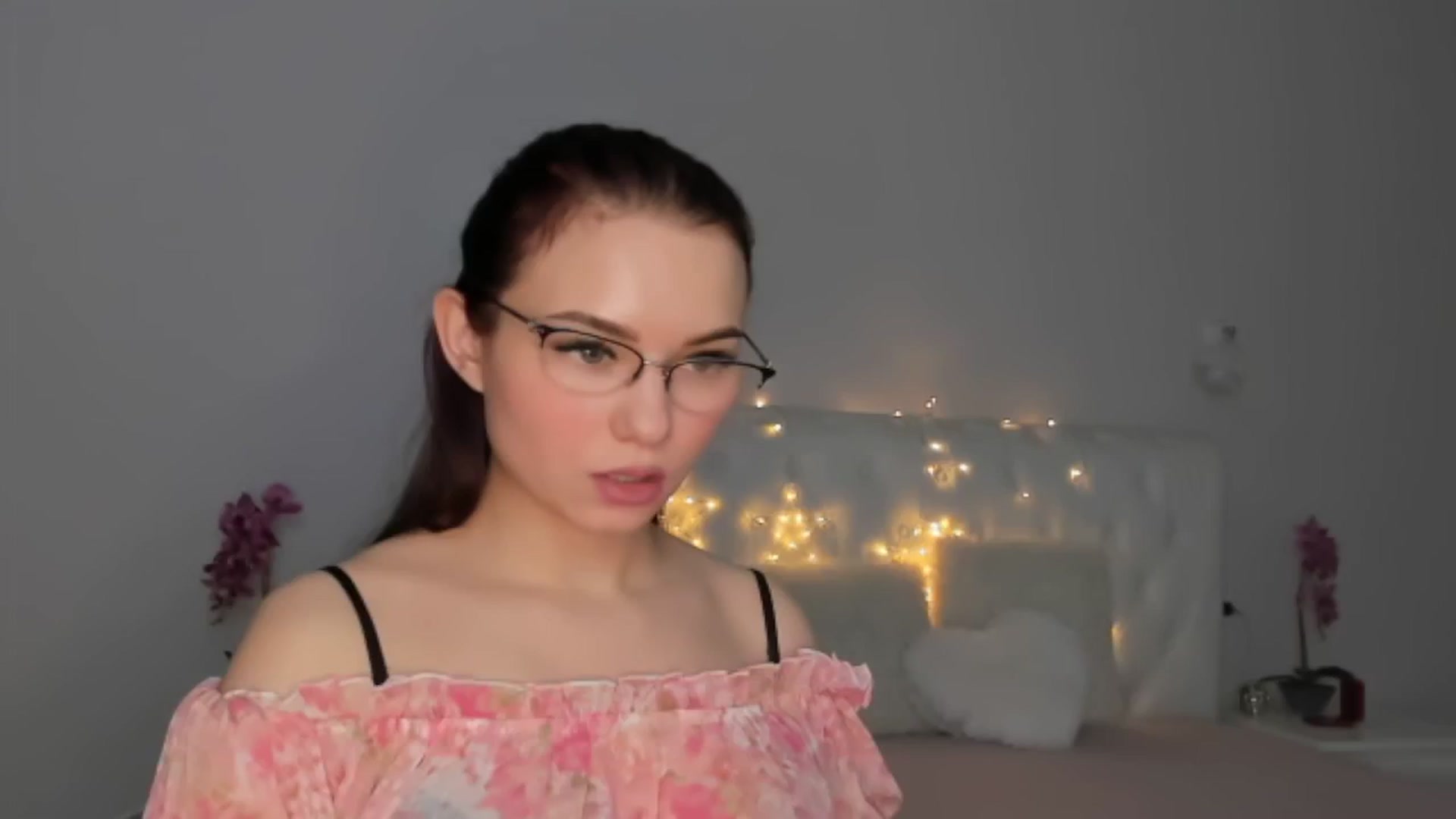 Gallery image thumbnail from Angieerosee's myfreecams stream on, 01/21/2025, 17:59 image 6 of 20
