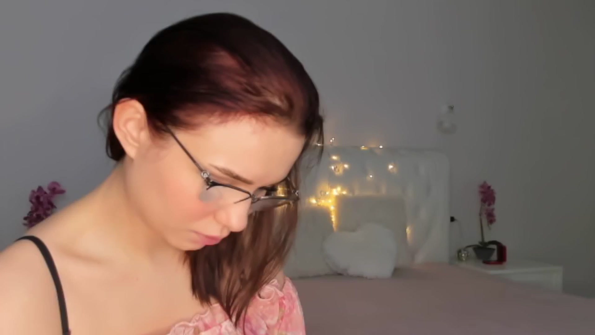Gallery image thumbnail from Angieerosee's myfreecams stream on, 01/21/2025, 17:59 image 15 of 20