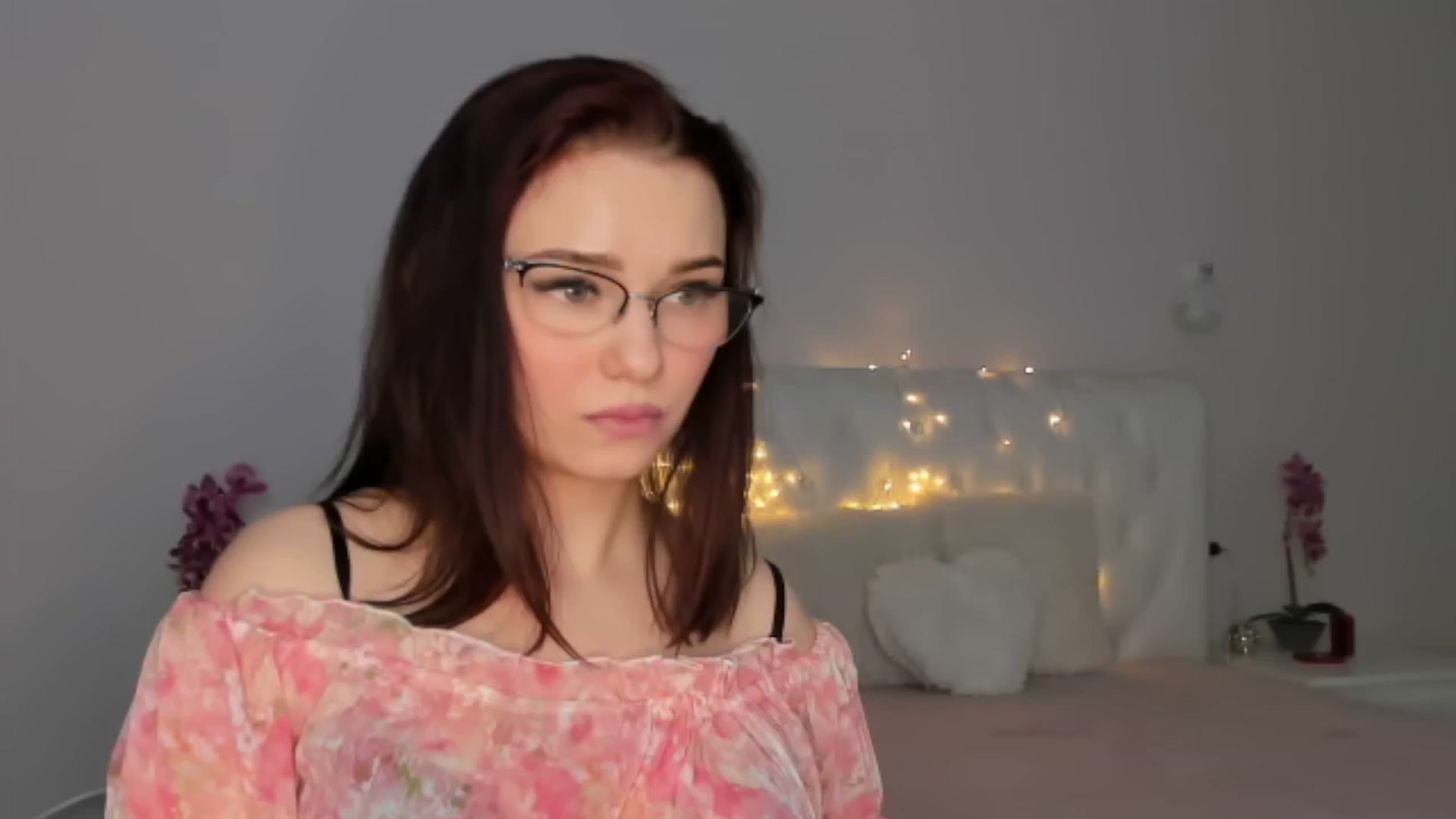 Gallery image thumbnail from Angieerosee's myfreecams stream on, 01/21/2025, 21:01 image 20 of 20
