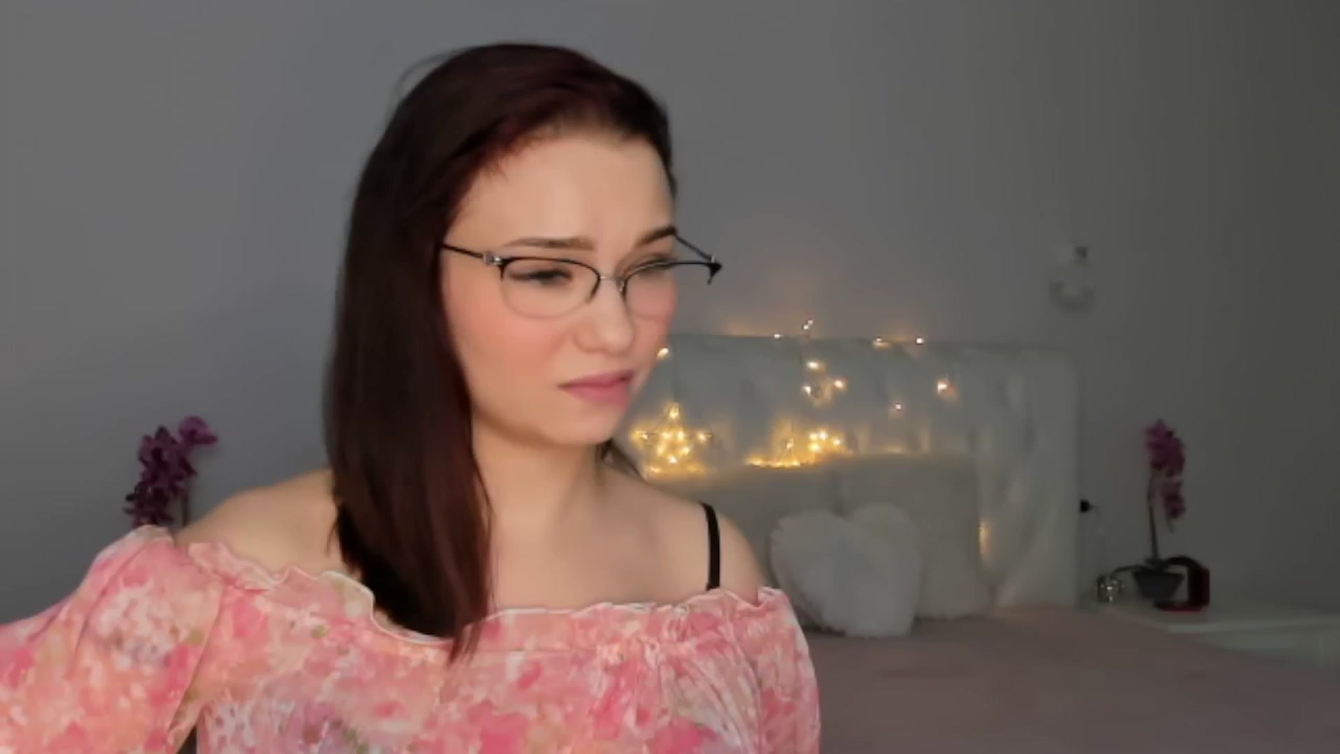 Gallery image thumbnail from Angieerosee's myfreecams stream on, 01/21/2025, 21:01 image 10 of 20