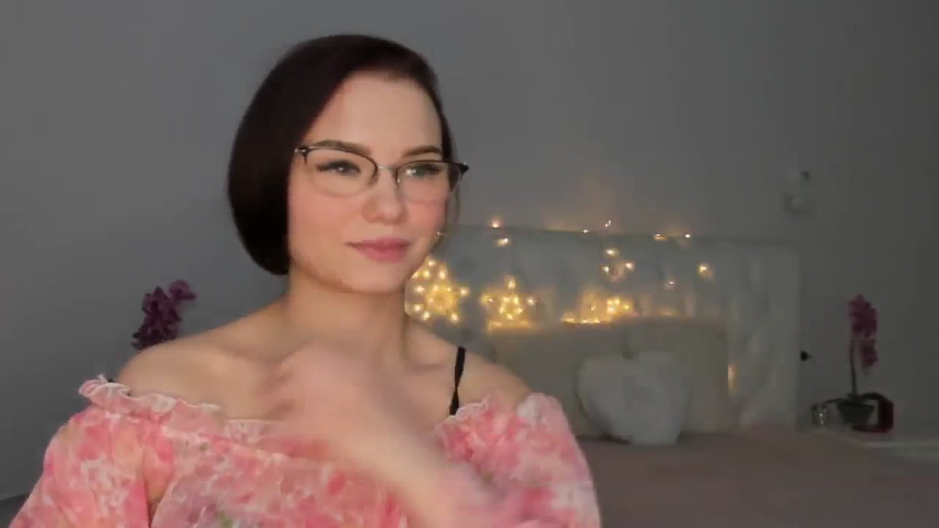 Gallery image thumbnail from Angieerosee's myfreecams stream on, 01/21/2025, 22:52 image 11 of 20