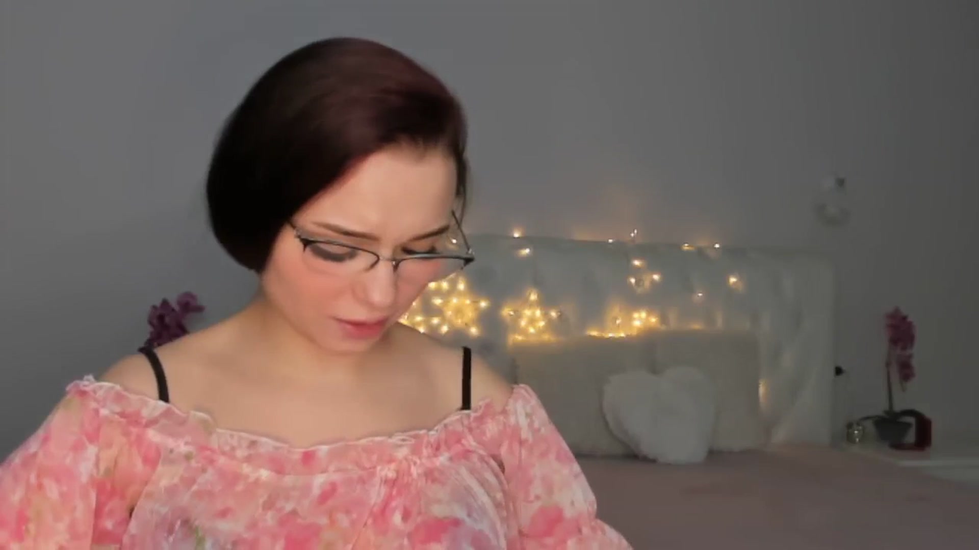 Gallery image thumbnail from Angieerosee's myfreecams stream on, 01/21/2025, 22:52 image 9 of 20
